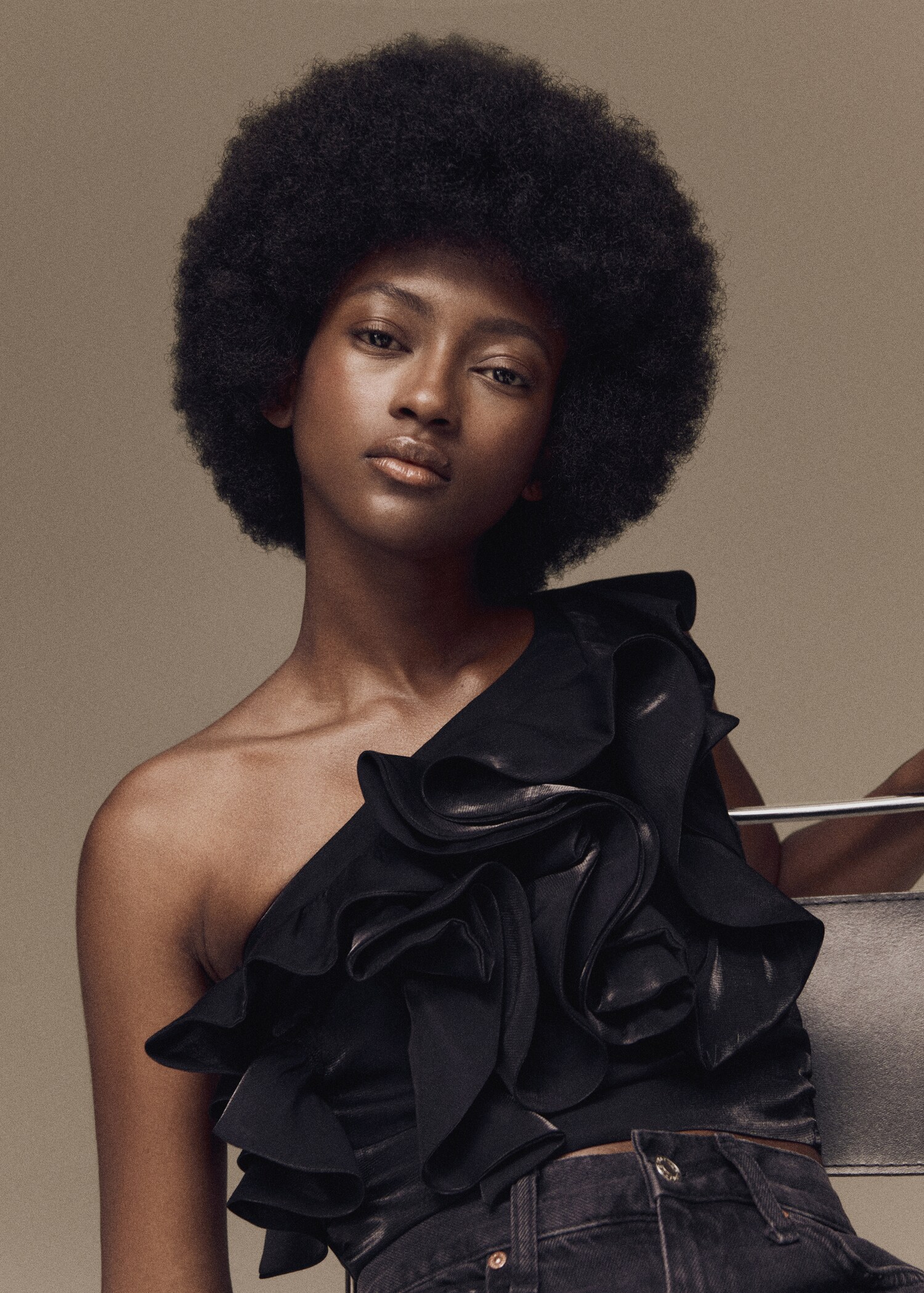Asymmetric ruffled blouse - Details of the article 7