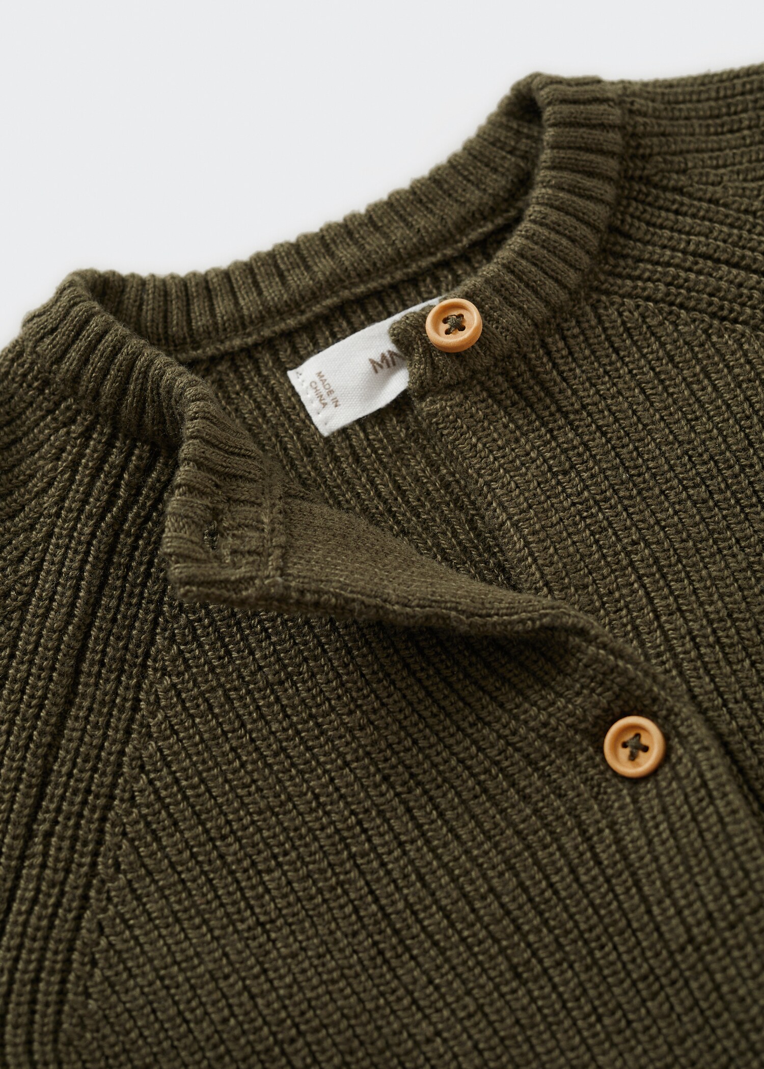 Strickjacke mit Knöpfen - Detail des Artikels 0