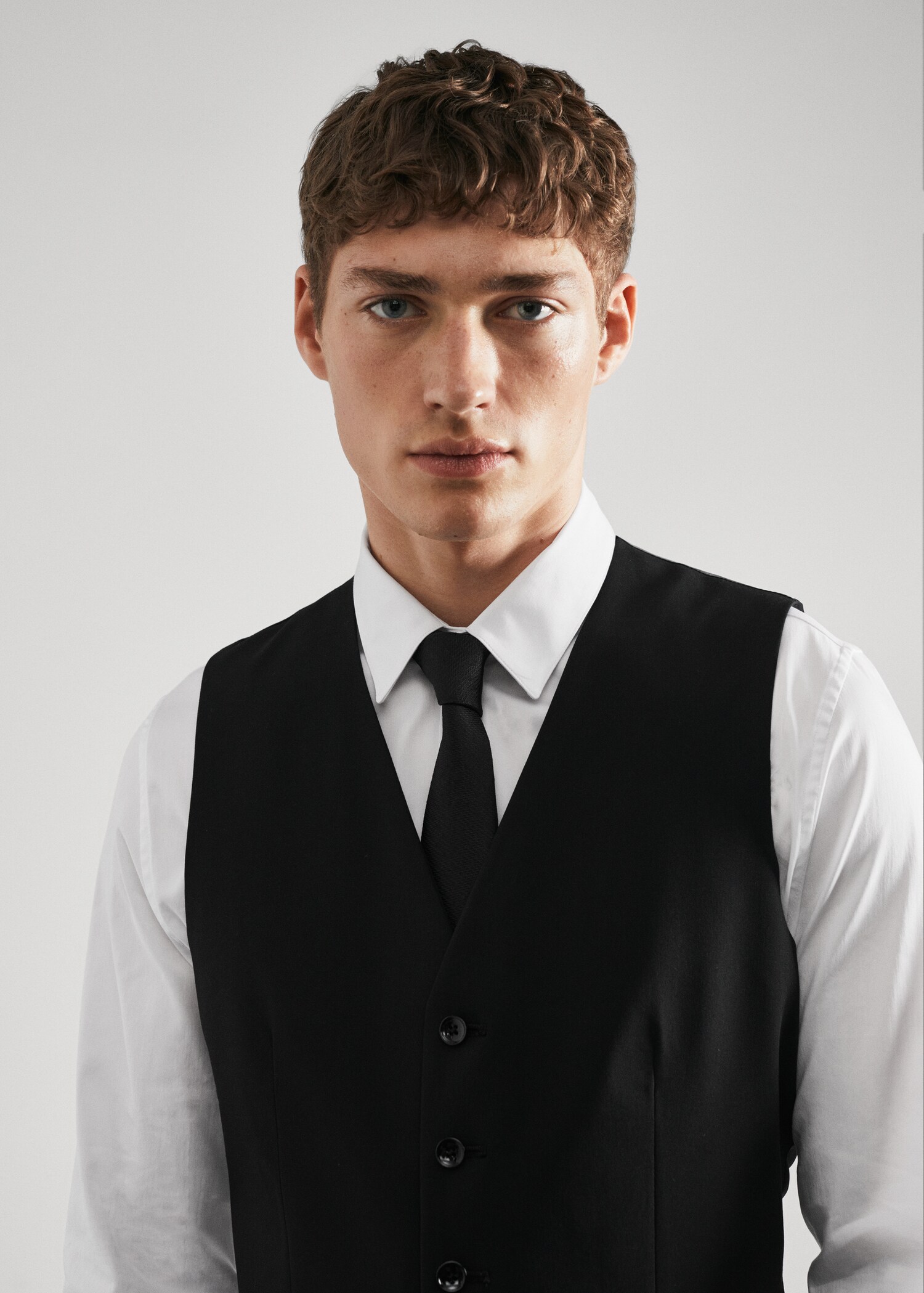 Super slim-fit suit waistcoat - Details of the article 1