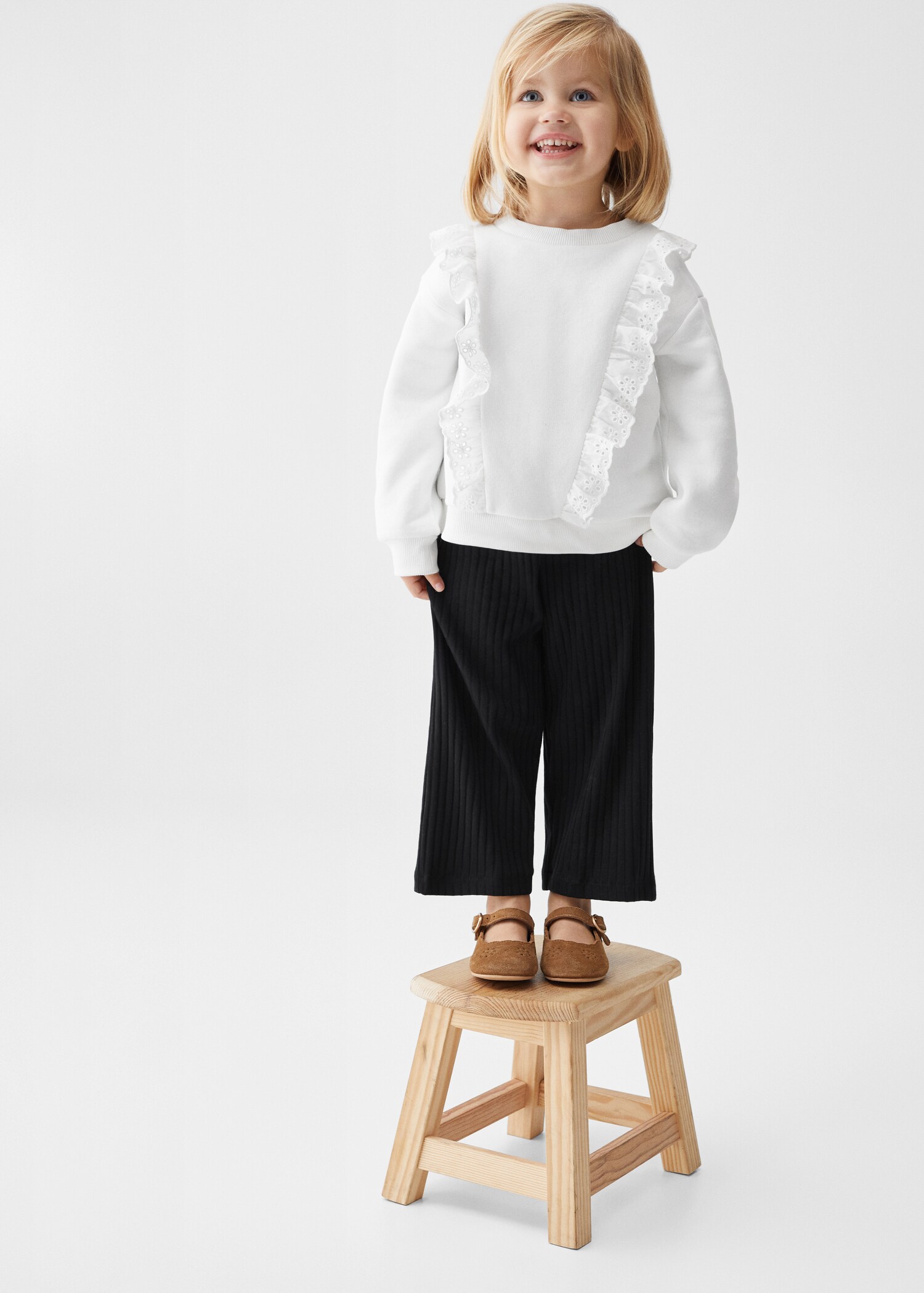 Culotte bukse med ribber - Halvtotal bildeutsnitt