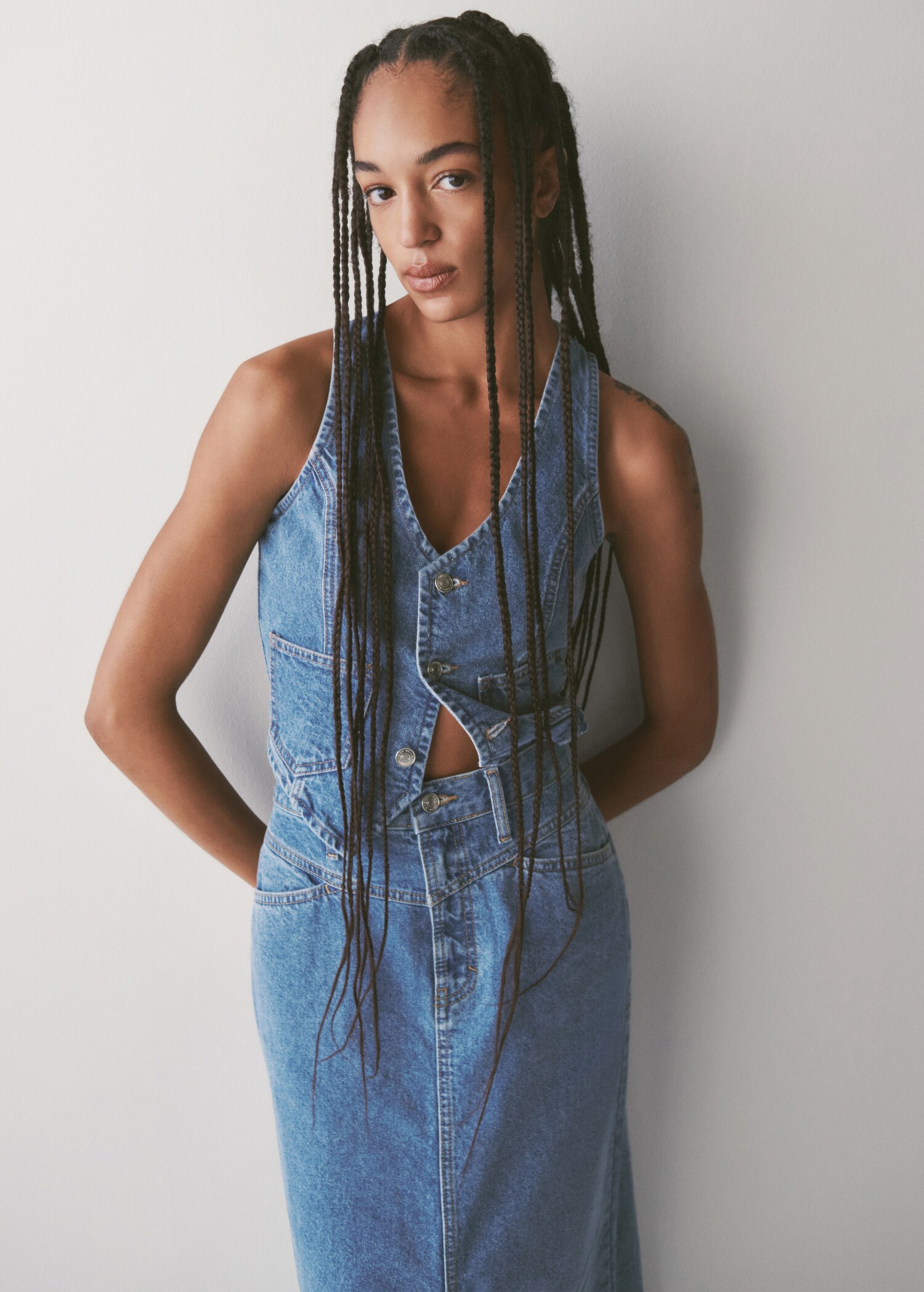 Denim gilet with pockets - Details of the article 7