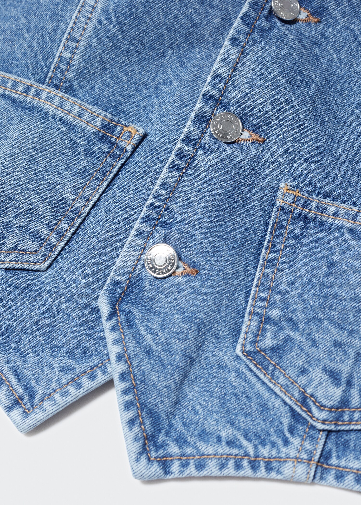 Denim gilet with pockets - Details of the article 8