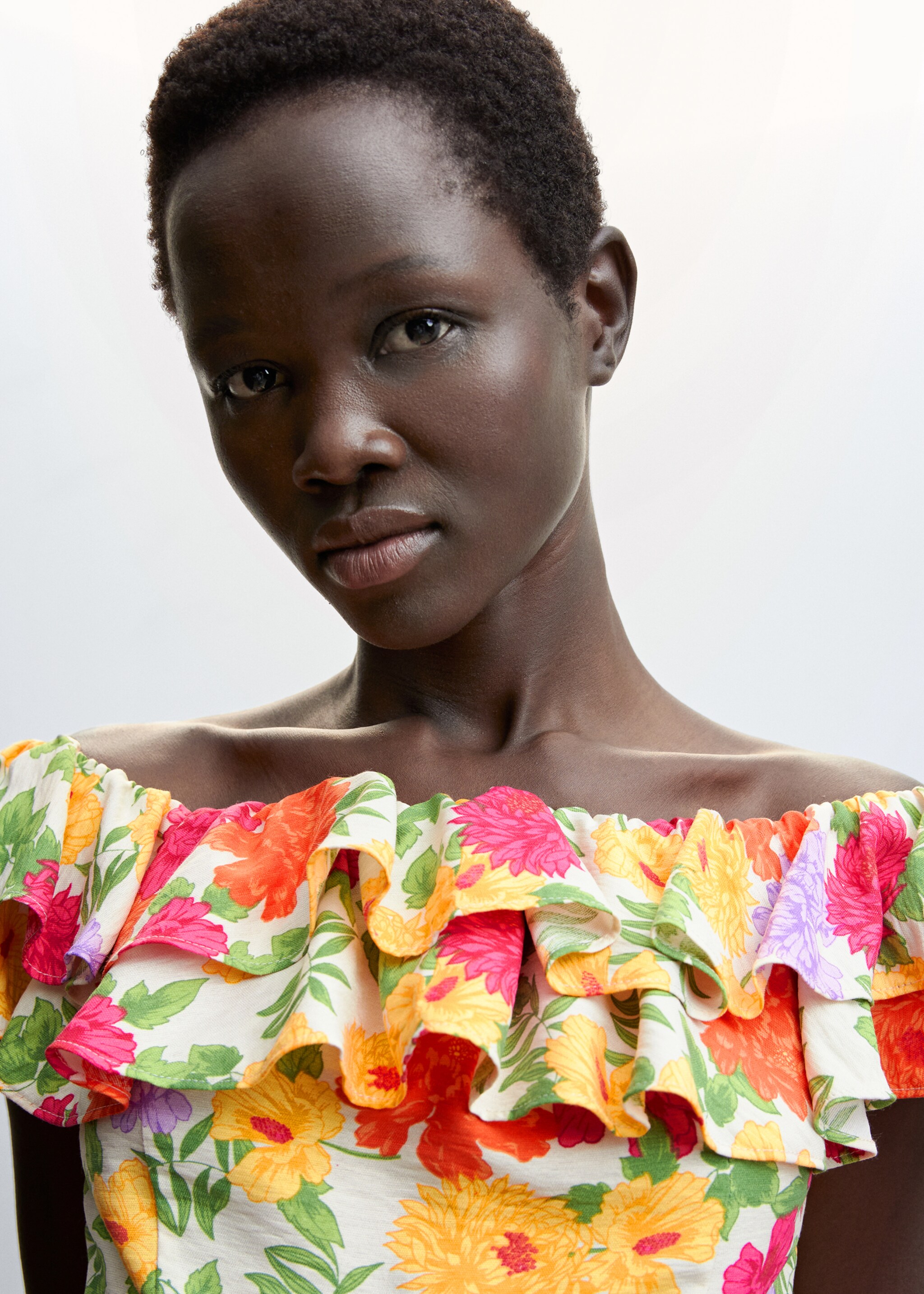 Vestido corto volantes - Detalle del artículo 1, Crudo. Ref: 47094005-00.