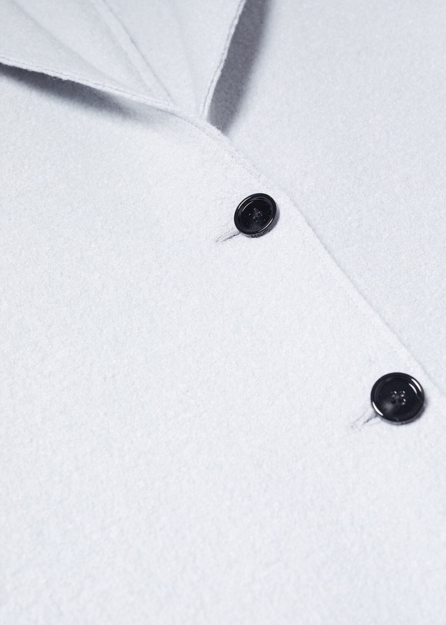 Buttoned wool coat - Details of the article 8