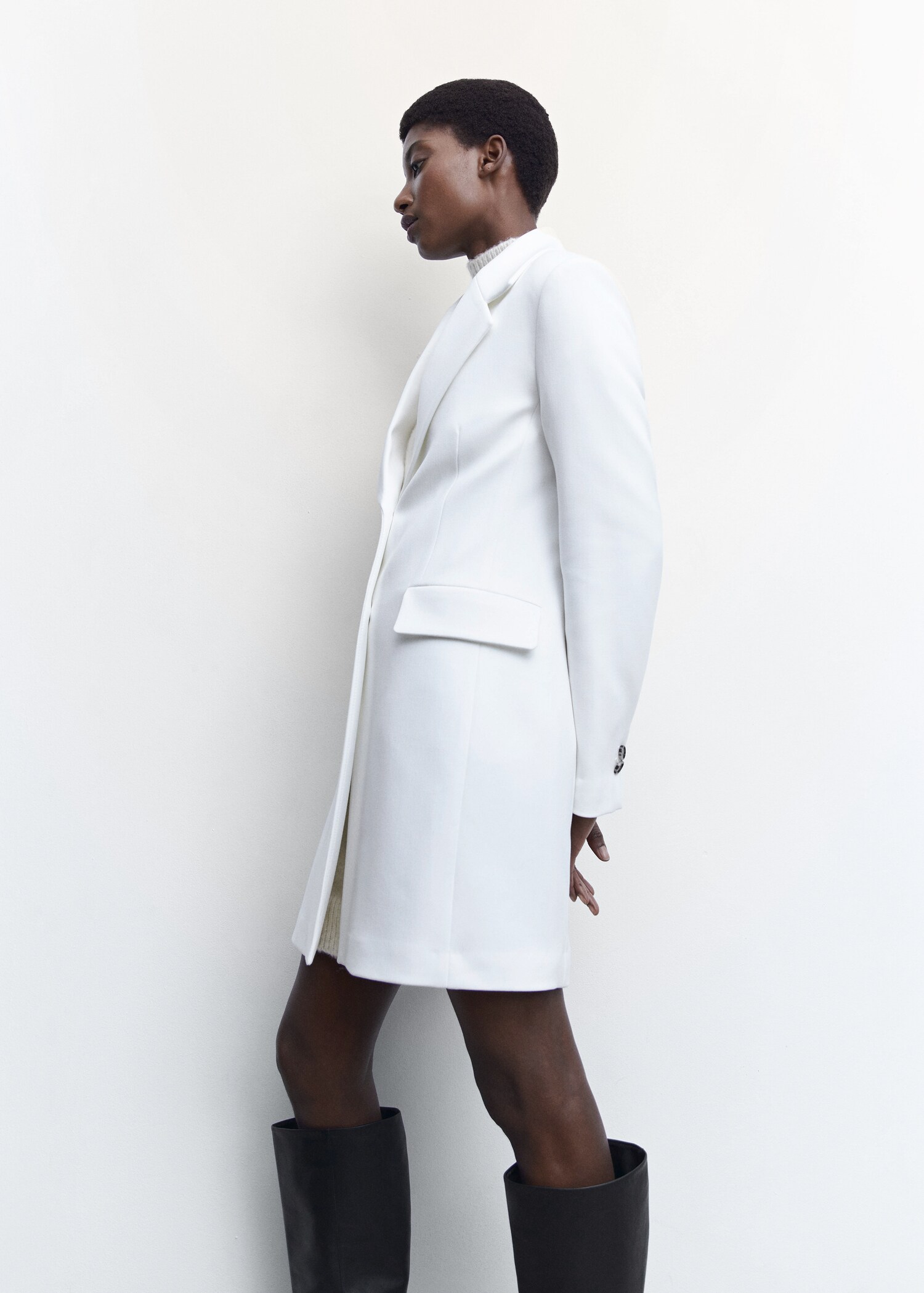 Fitted double-breasted coat - Details of the article 2