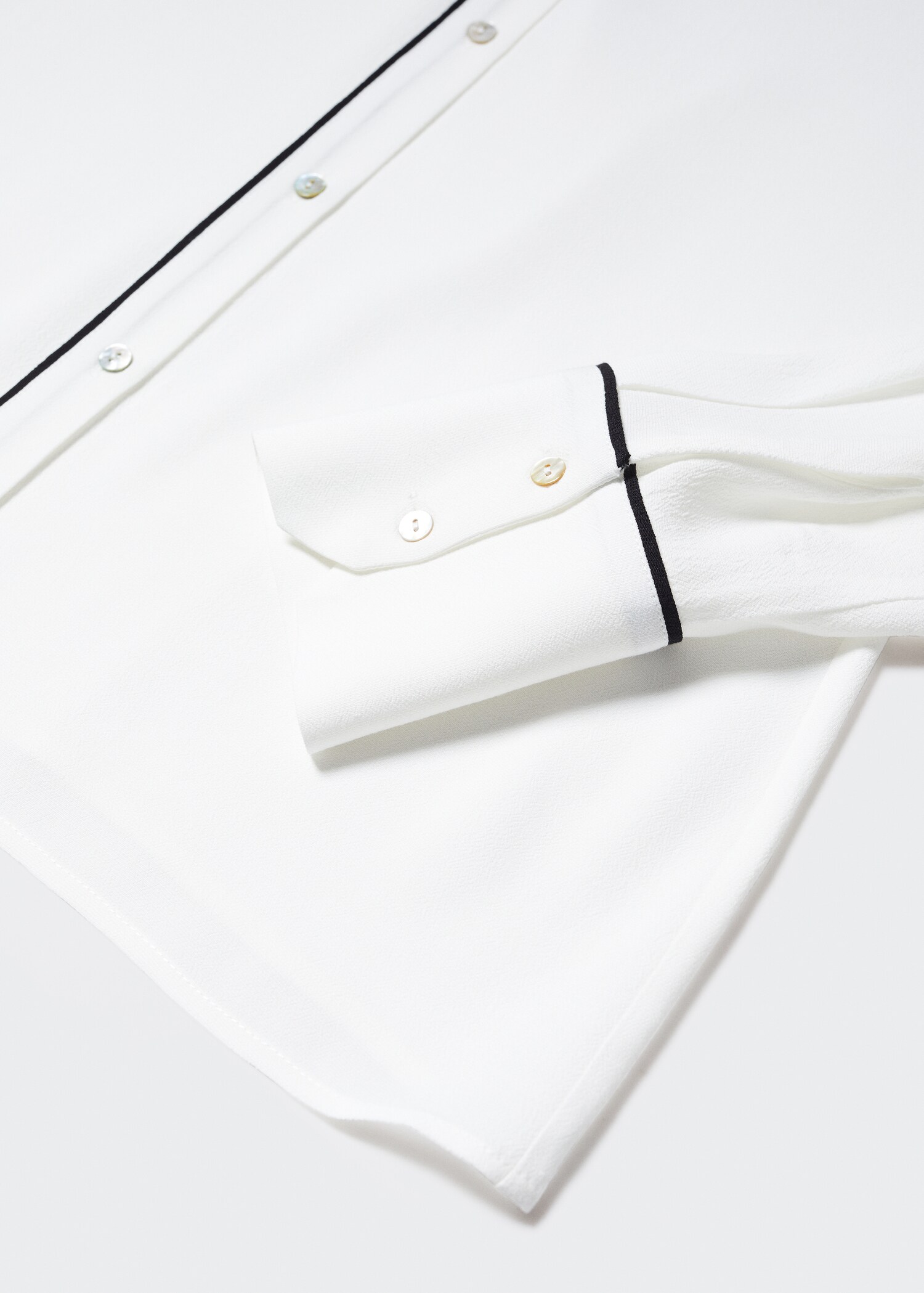 Contrast trim shirt - Details of the article 8