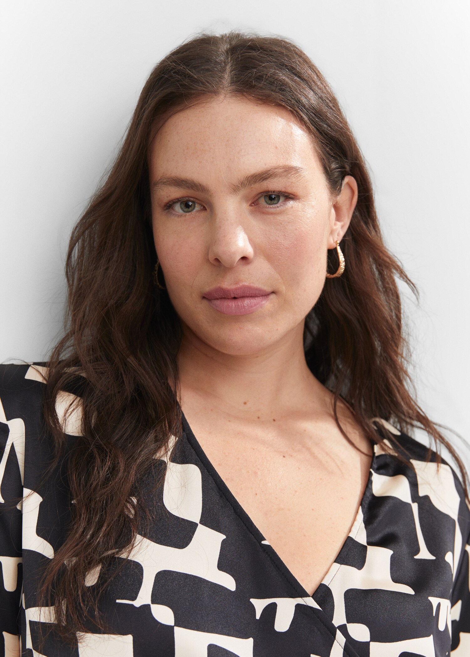Printed satin dress - Details of the article 4