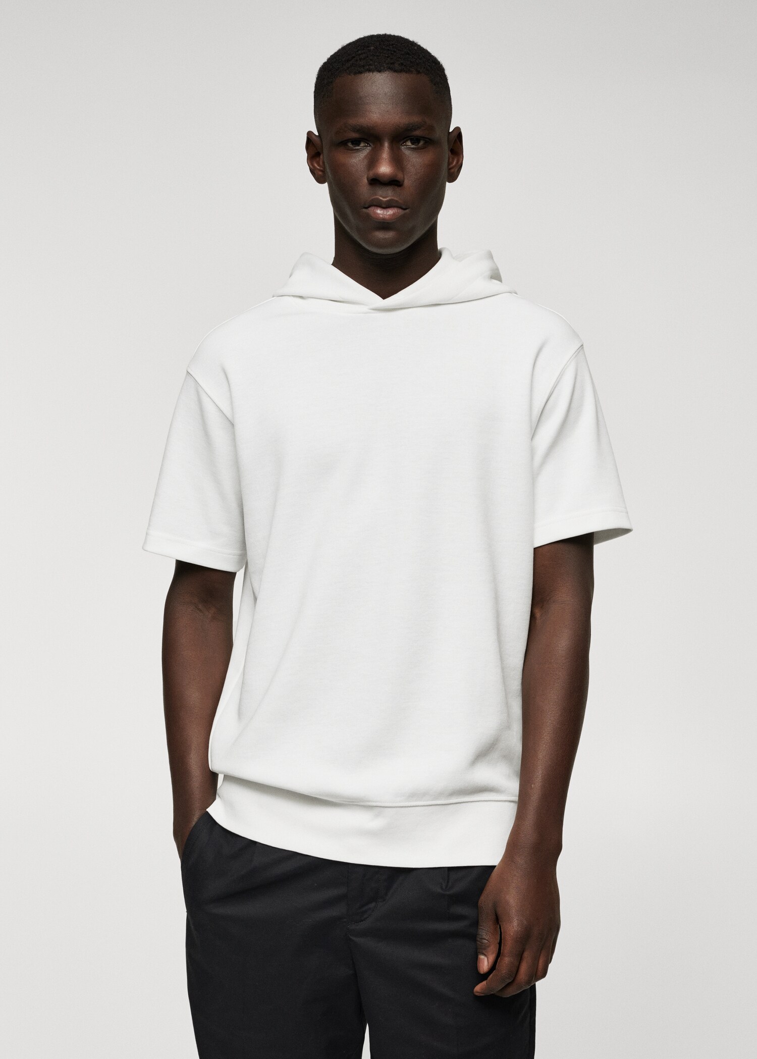 Short-sleeved hooded sweatshirt - Medium plane