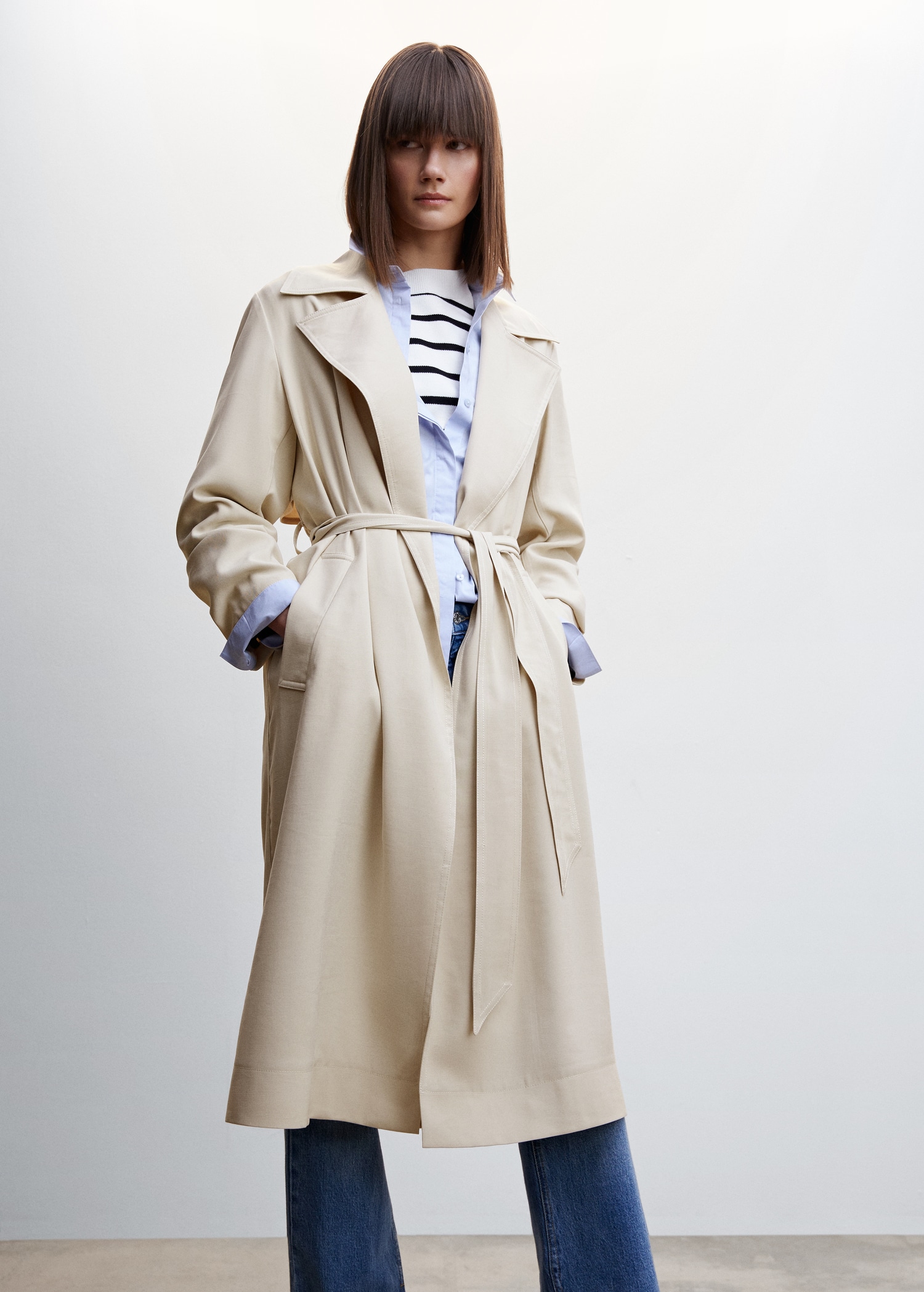 Flowy lapel trench