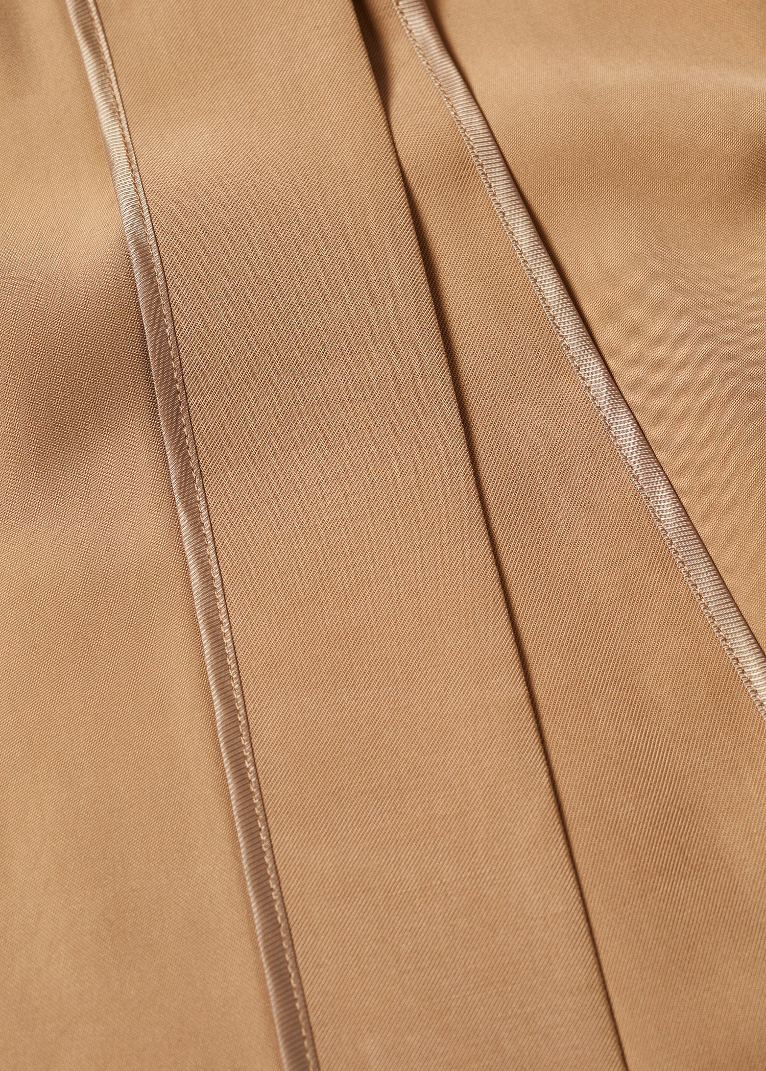 Flowy lapel trench - Details of the article 0