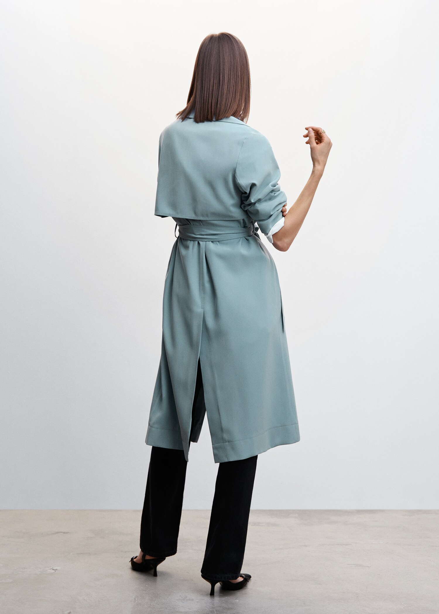 Flowy lapel trench - Reverse of the article