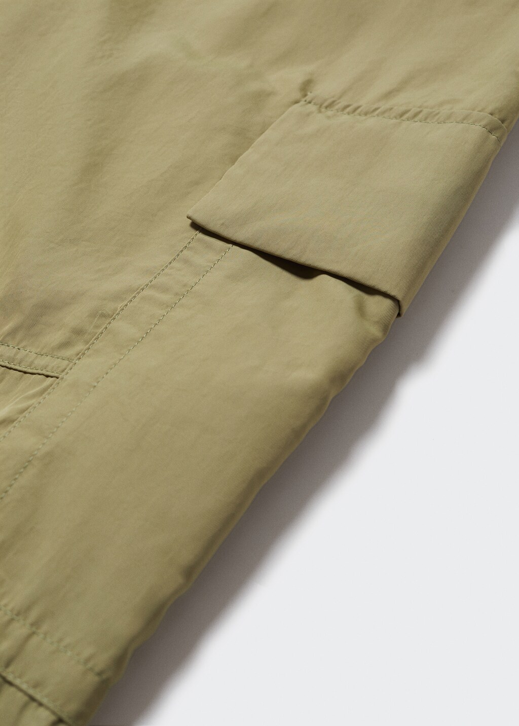 Cargo pants with pocket