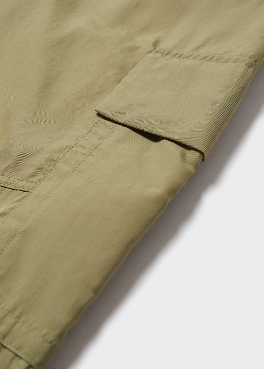 Cargo pants with pocket