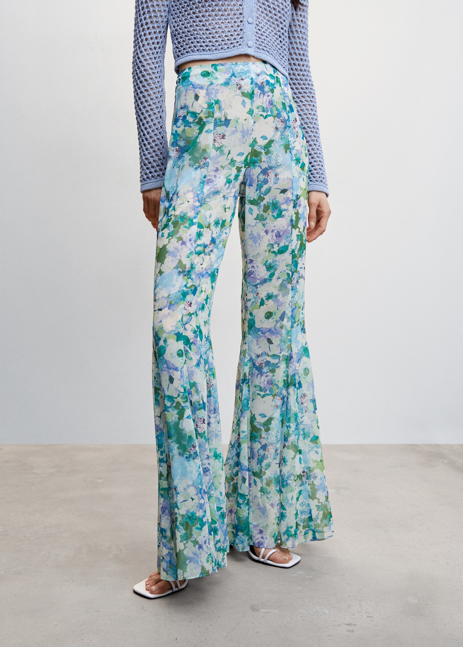 Pantalon évasé imprimé fleuri - Plan moyen