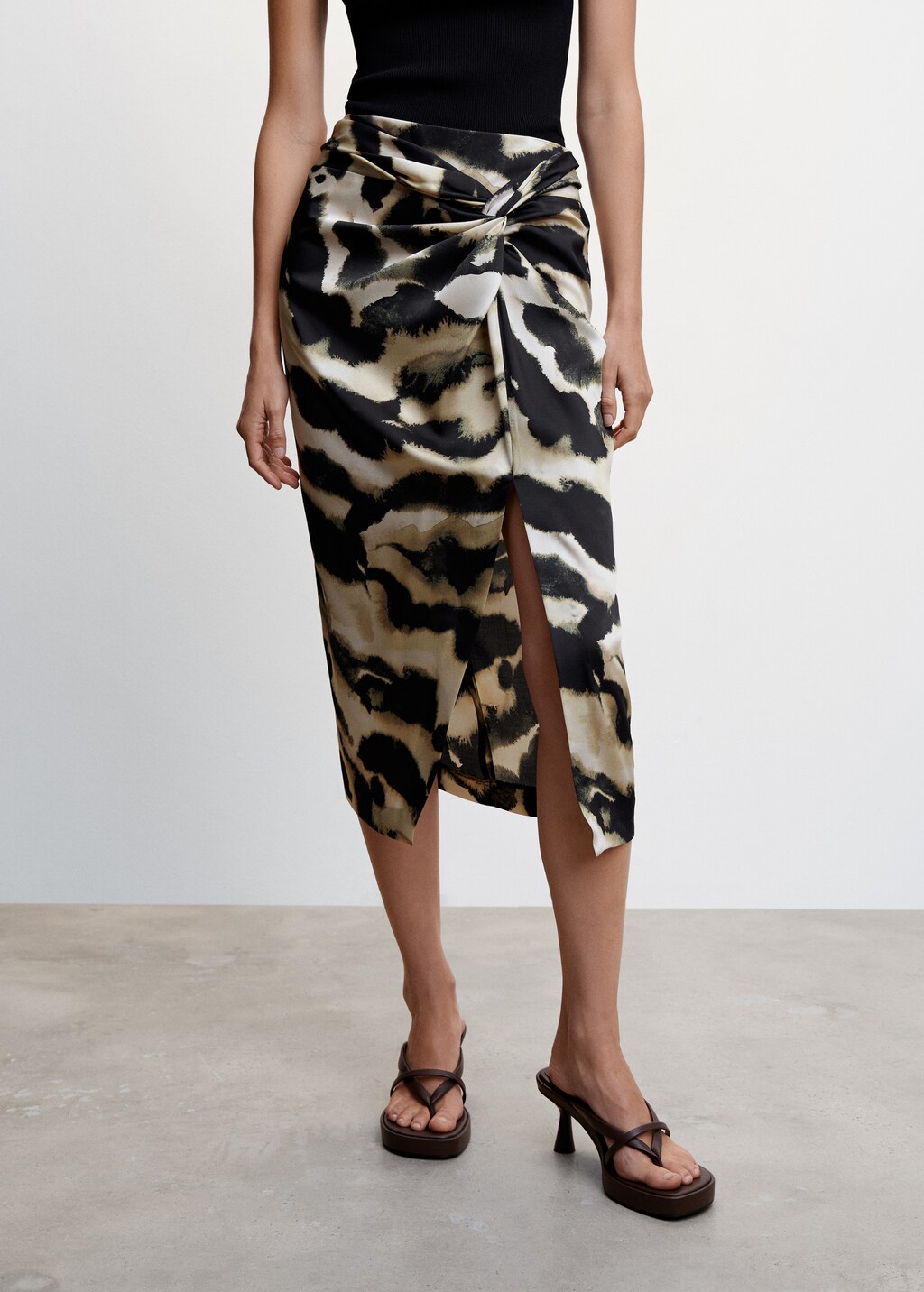 Knot printed skirt