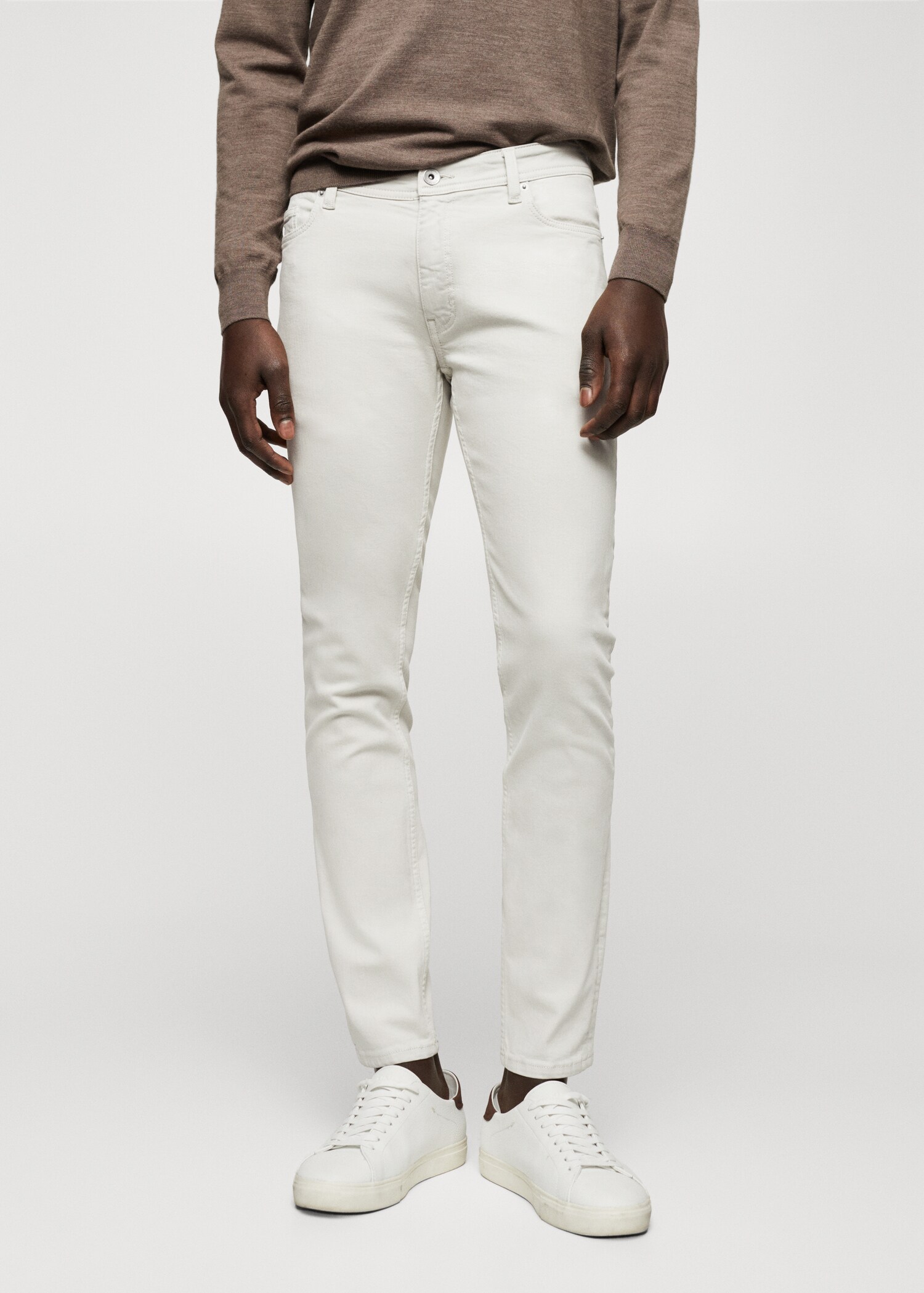 Jean skinny coloré - Plan moyen