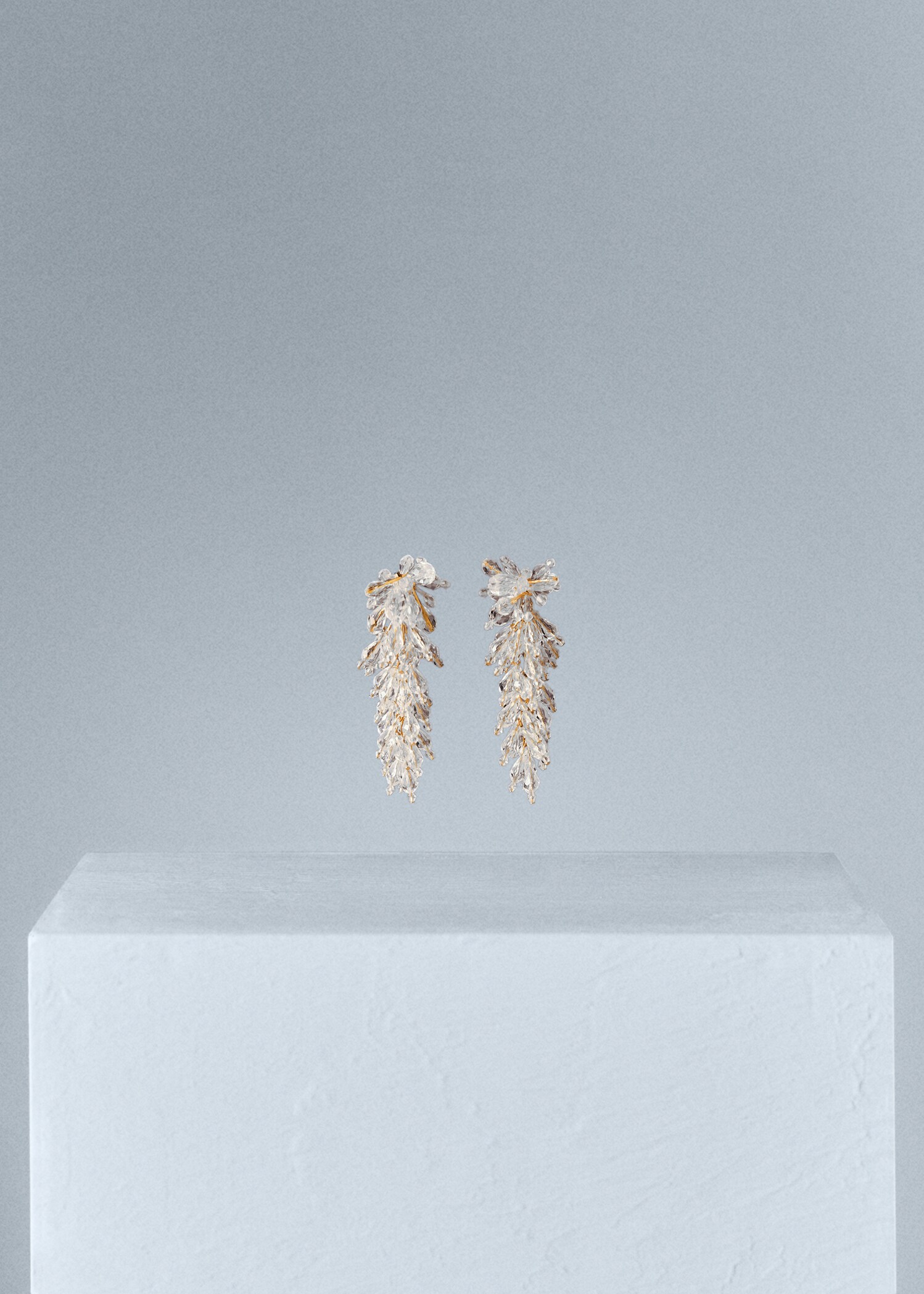 Flower design cascade earrings - Article without model