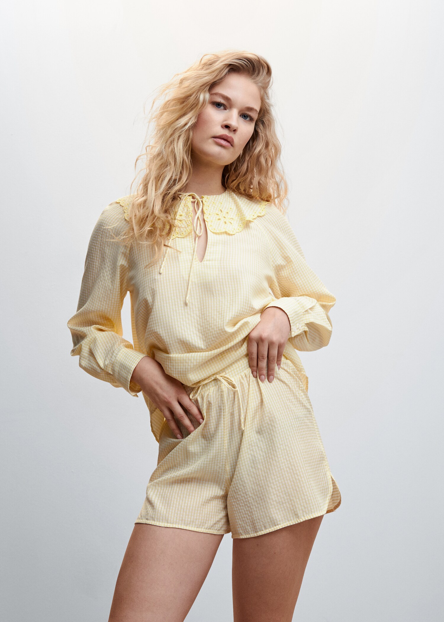 Pijama curto com textura - Plano médio