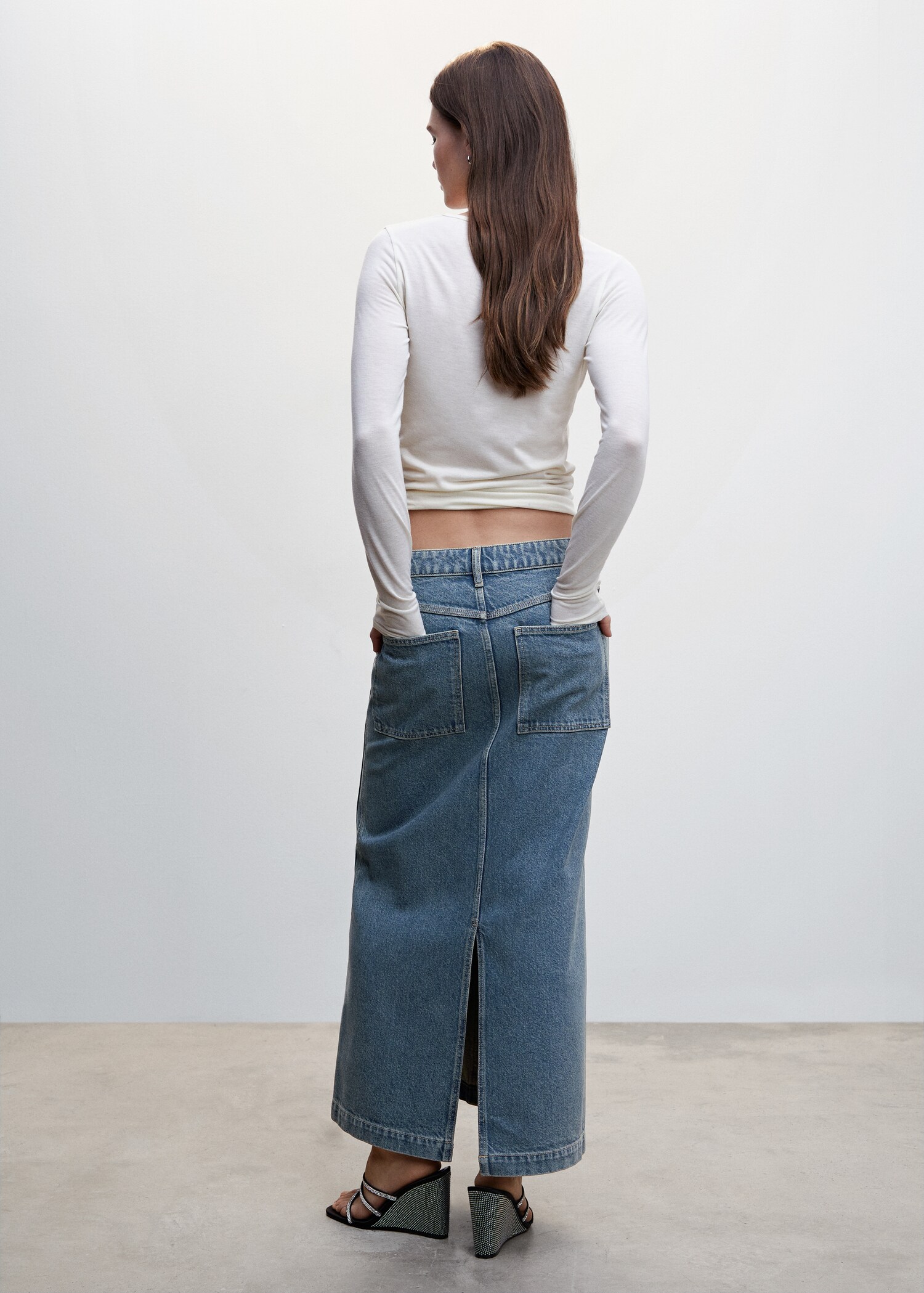 Slit denim skirt - Reverse of the article