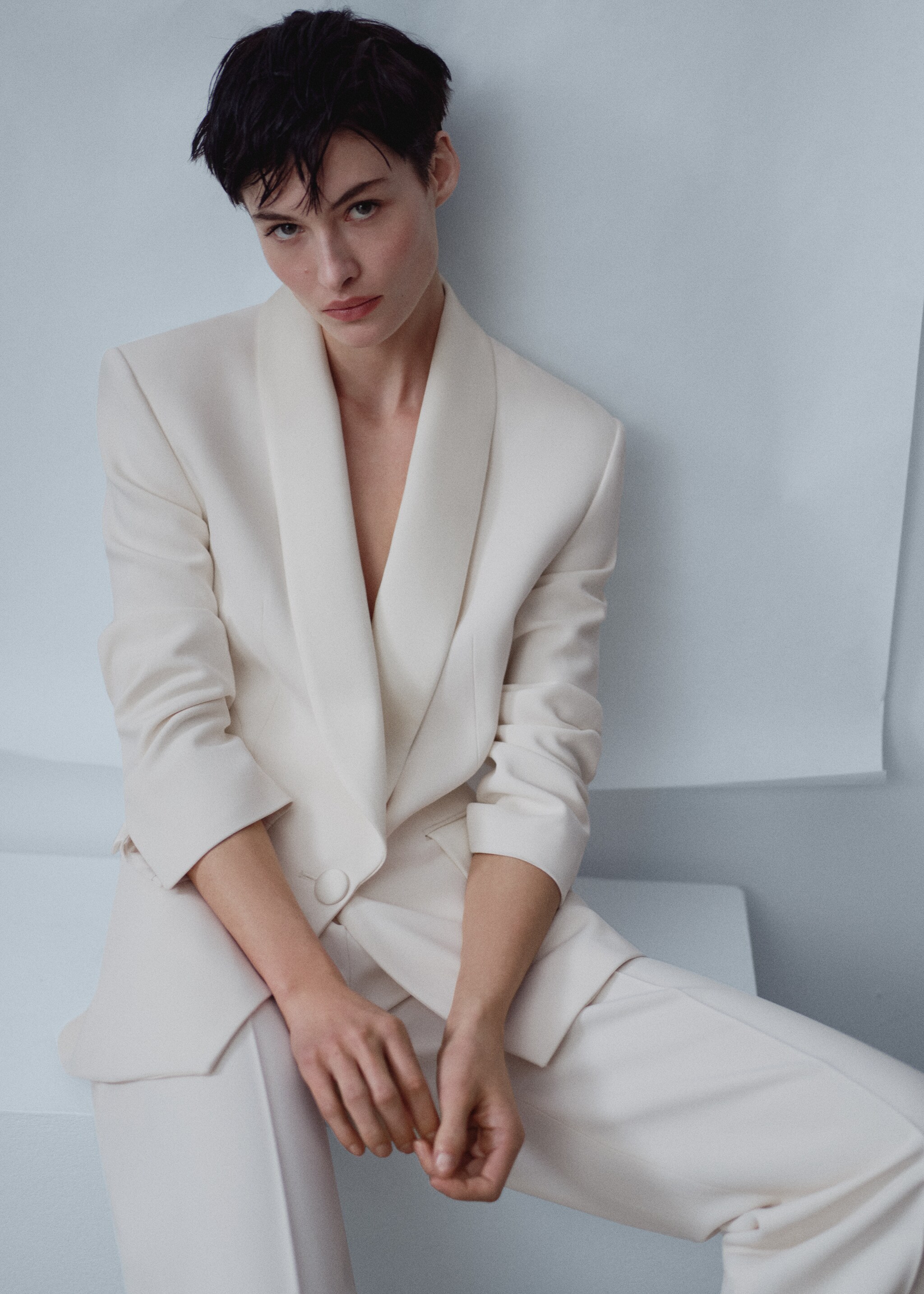 Suit jacket with satin details - Details of the article 2