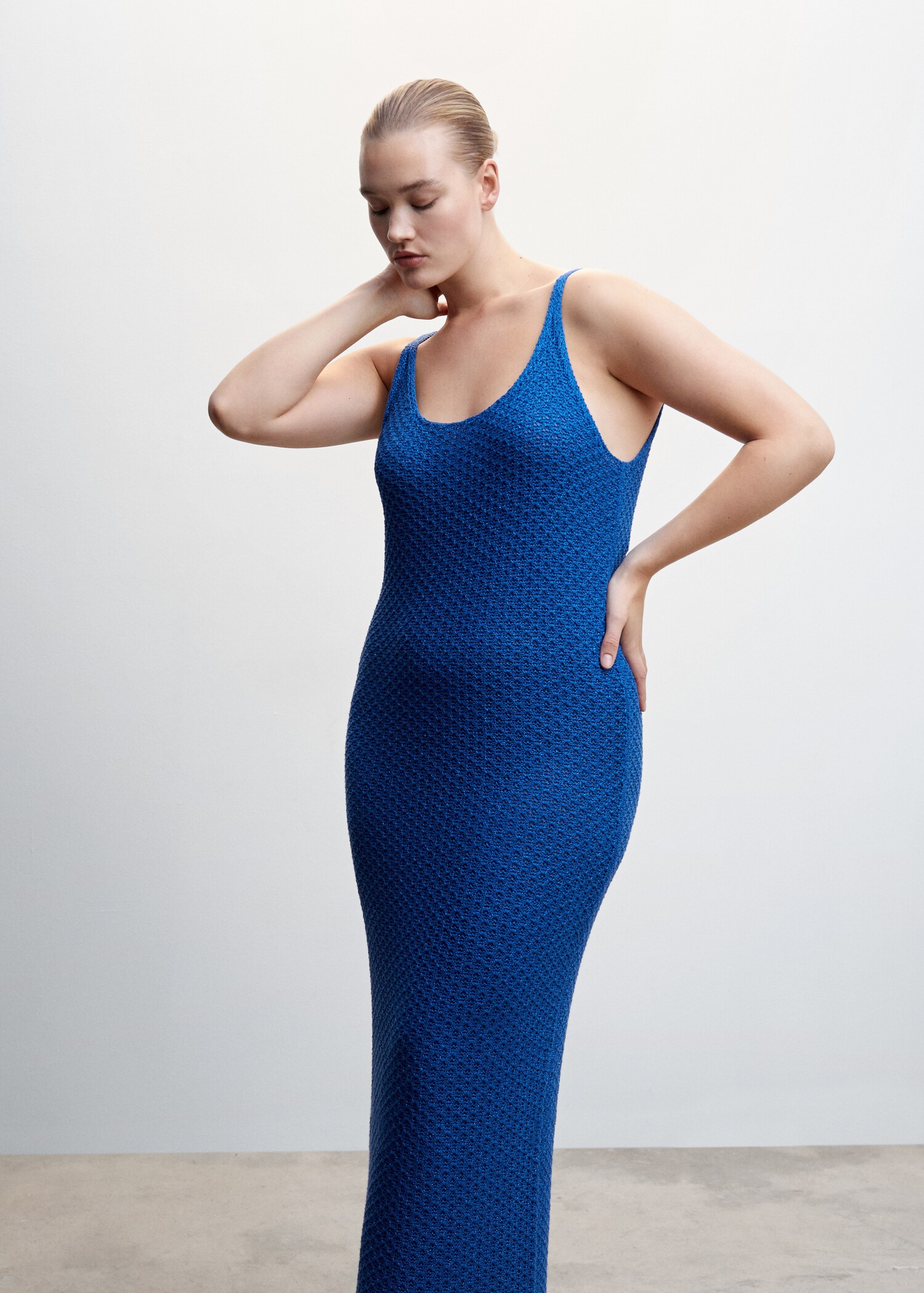 Strickkleid mit Fransendetail - Detail des Artikels 5