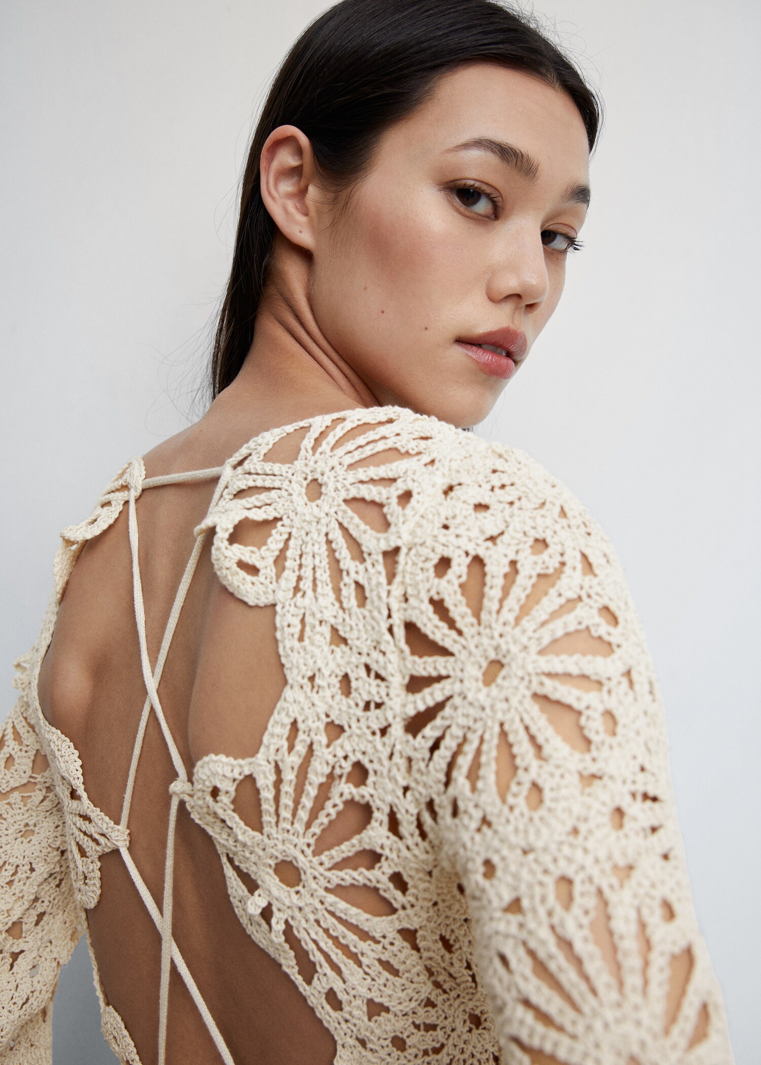 Robe crochet décolletée dans le dos - Détail de l'article 1