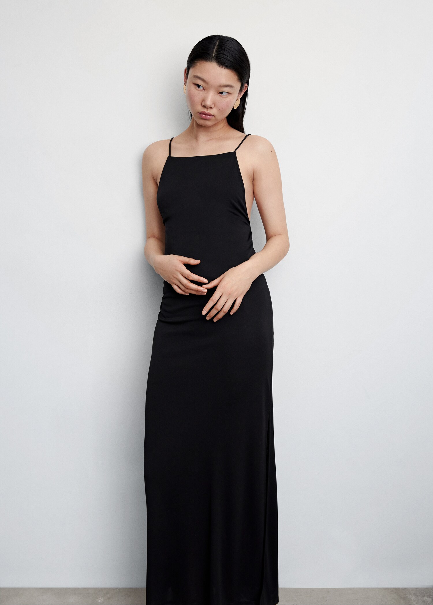 Bodycon női ruha, hátul ovális, mély nyakkivágással - Felezősík