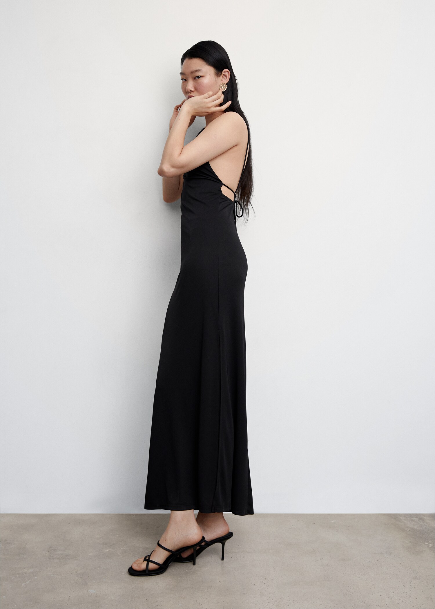 Bodycon női ruha, hátul ovális, mély nyakkivágással - A termék adatai 2