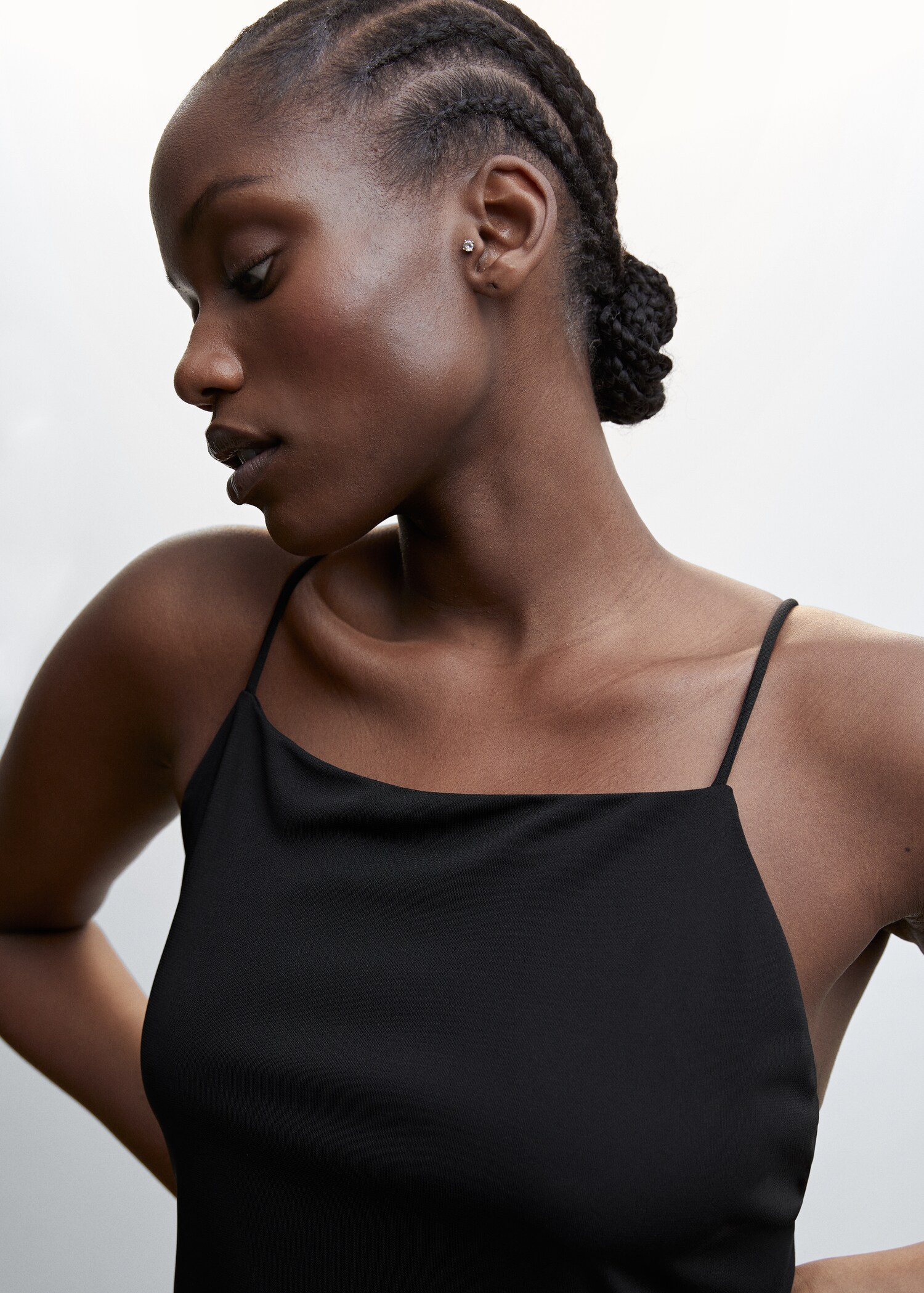 Bodycon női ruha, hátul ovális, mély nyakkivágással - A termék adatai 4