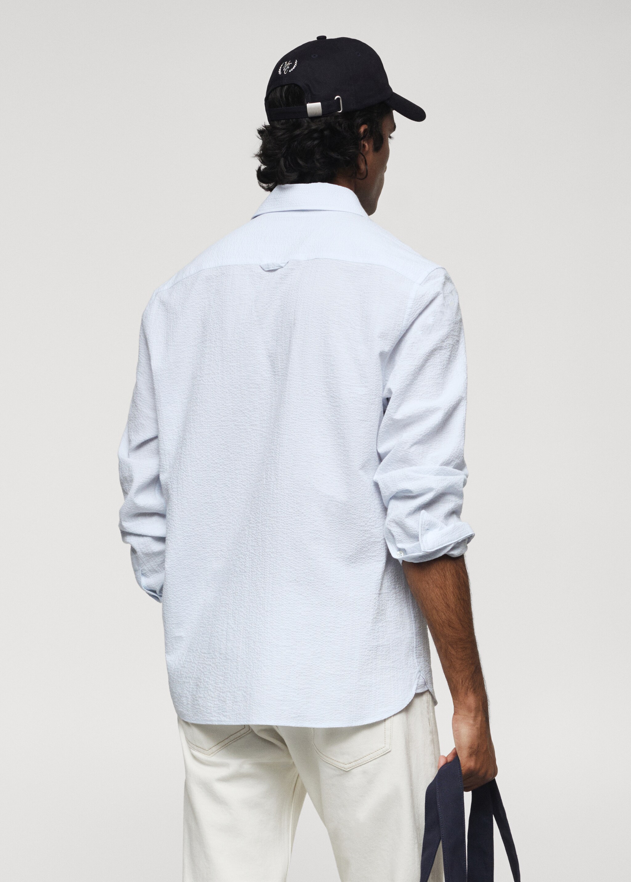 Pocket textured shirt - Reverse of the article