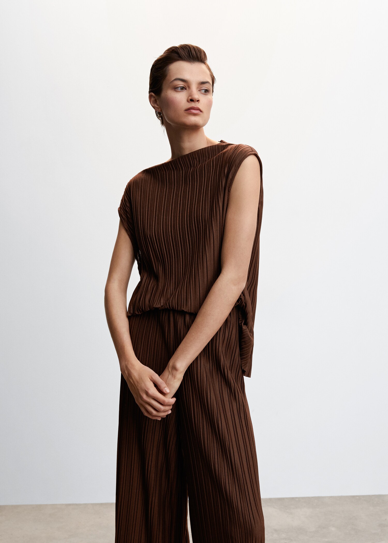 Pleated palazzo trousers - Details of the article 1