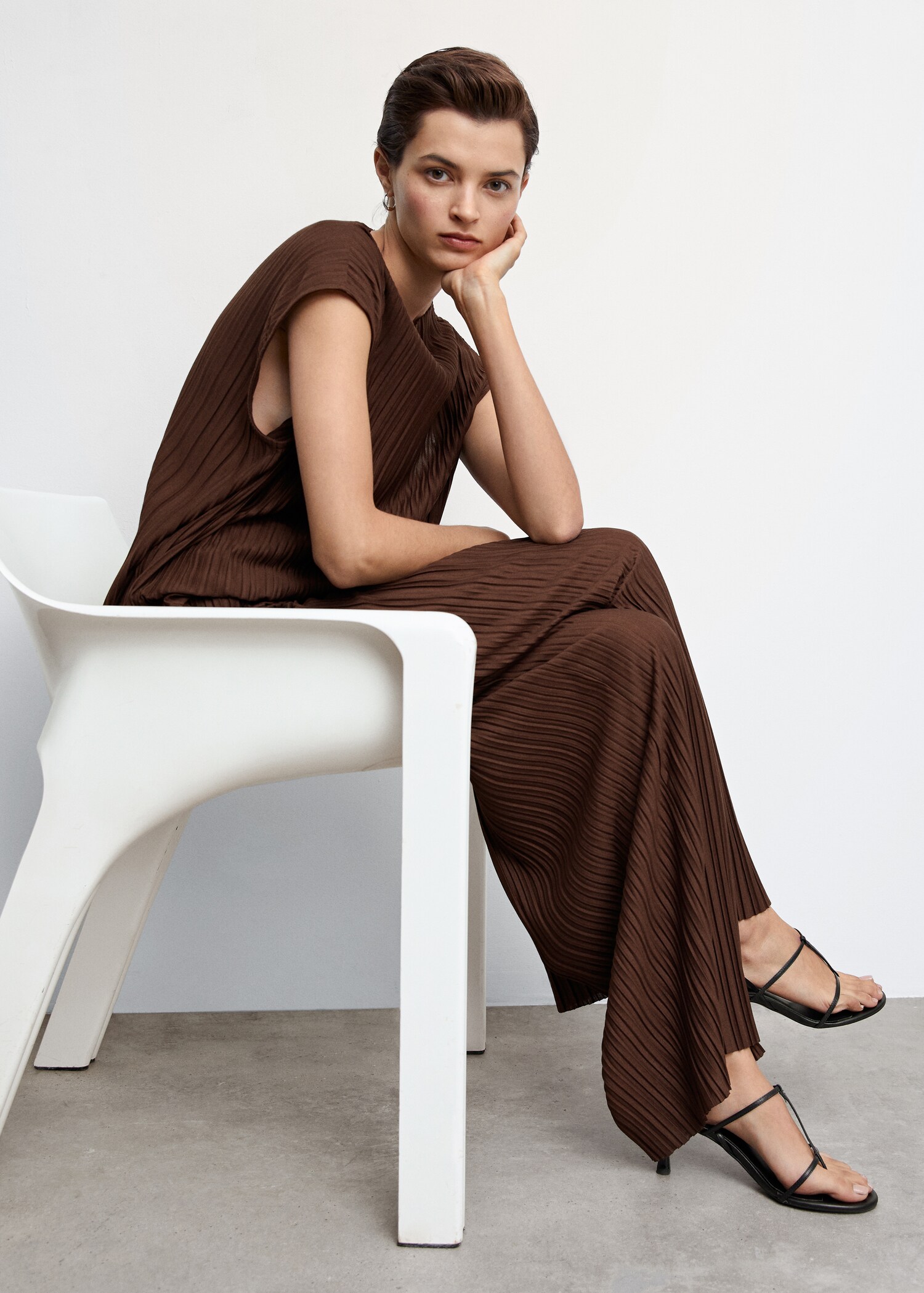Pleated palazzo trousers - Details of the article 2