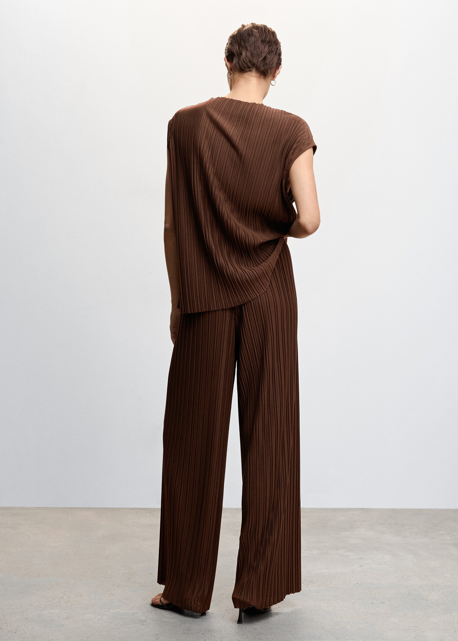 Pleated palazzo trousers - Reverse of the article