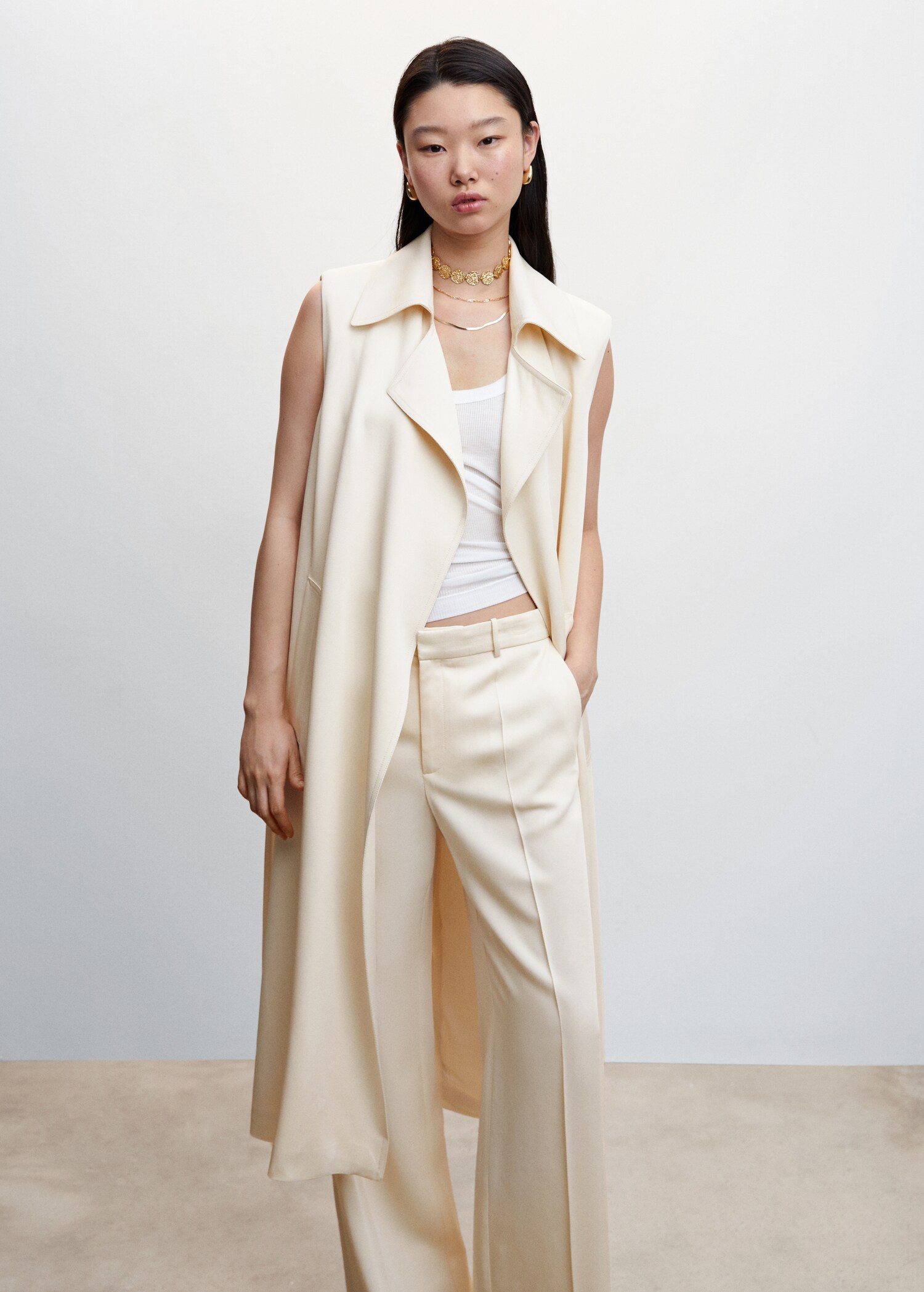 Long vest with lapels  - Medium plane