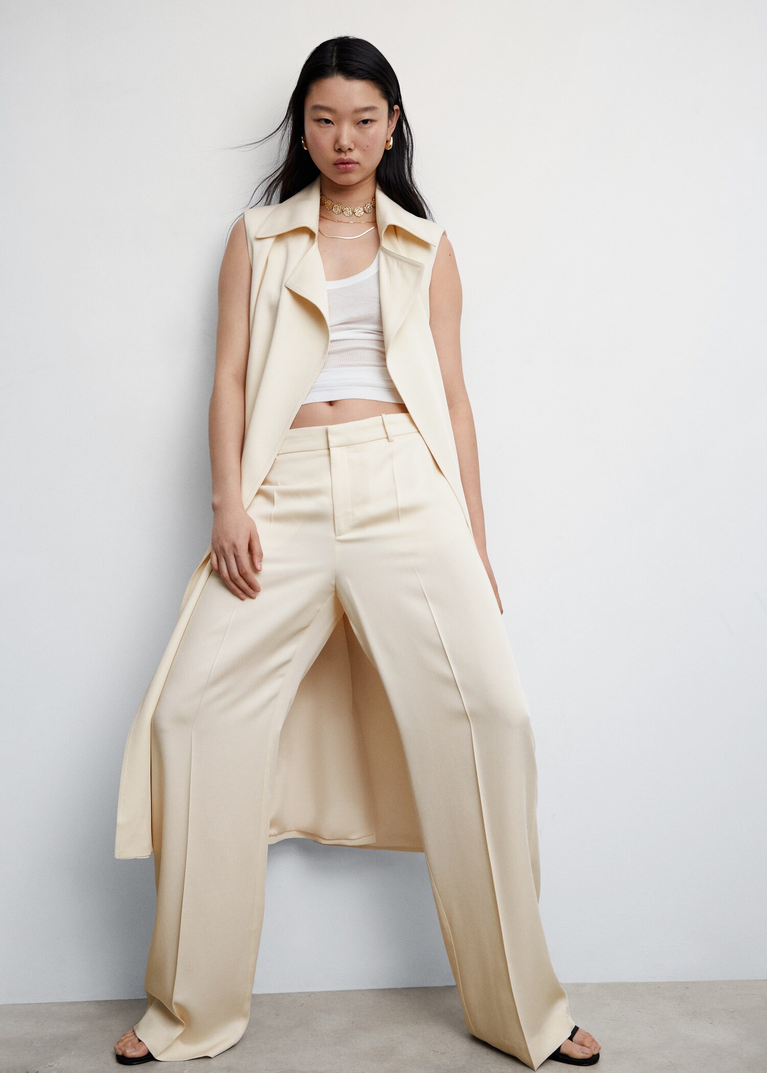 Long vest with lapels  - Details of the article 2