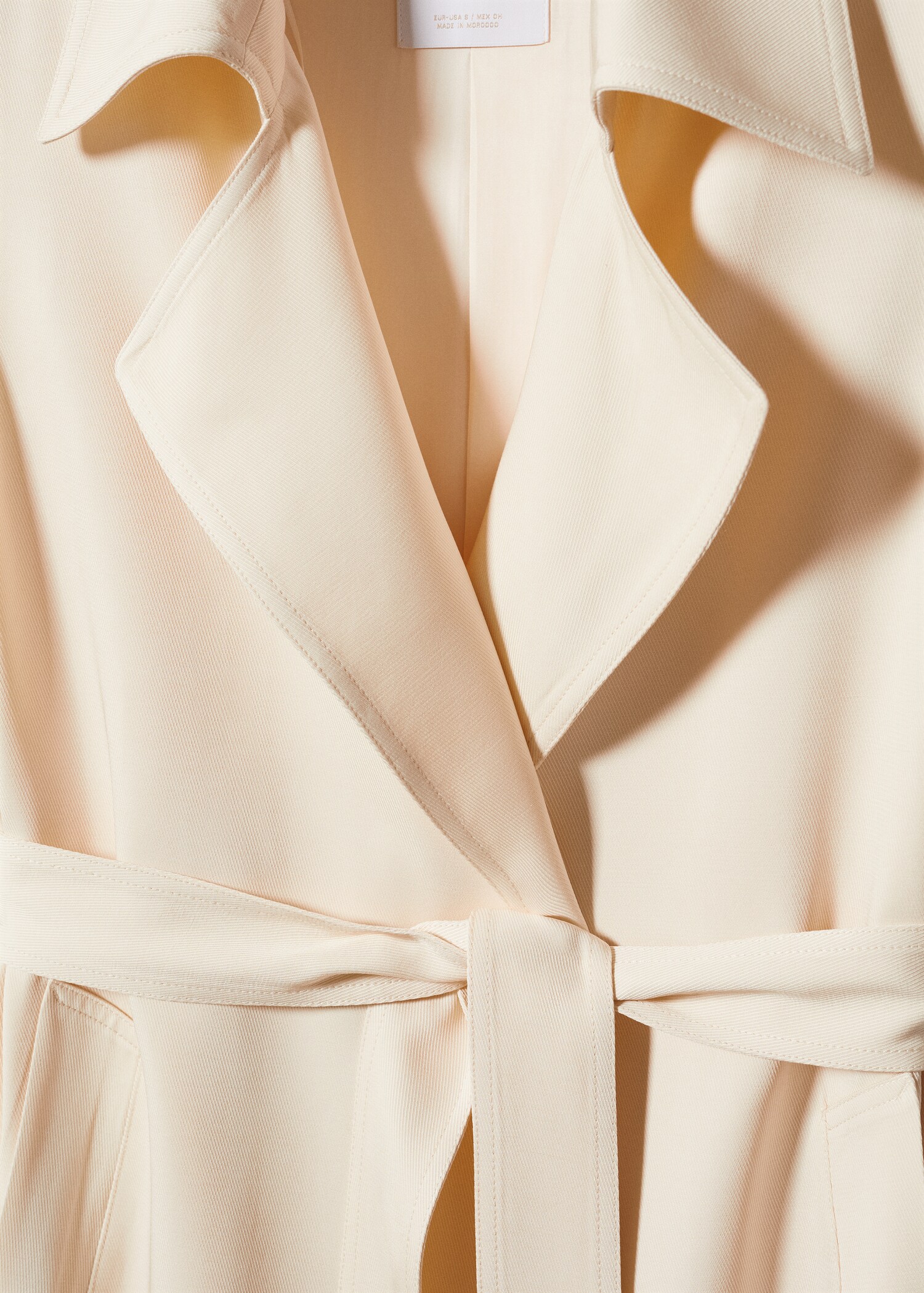 Long vest with lapels  - Details of the article 8