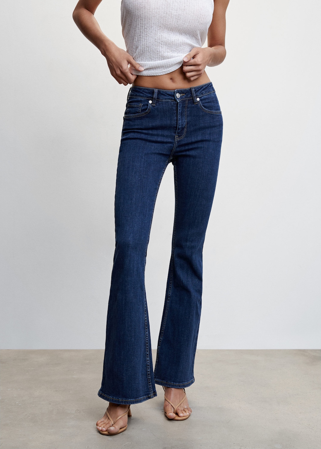 Medium-rise flared jeans