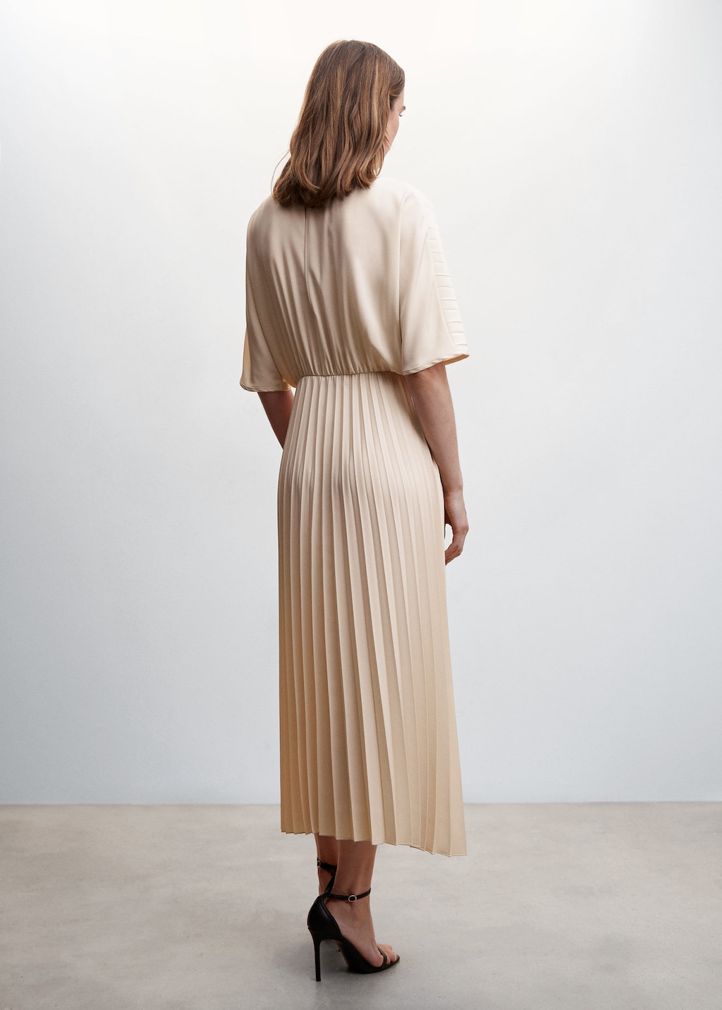 Robe longue plissée | MANGO