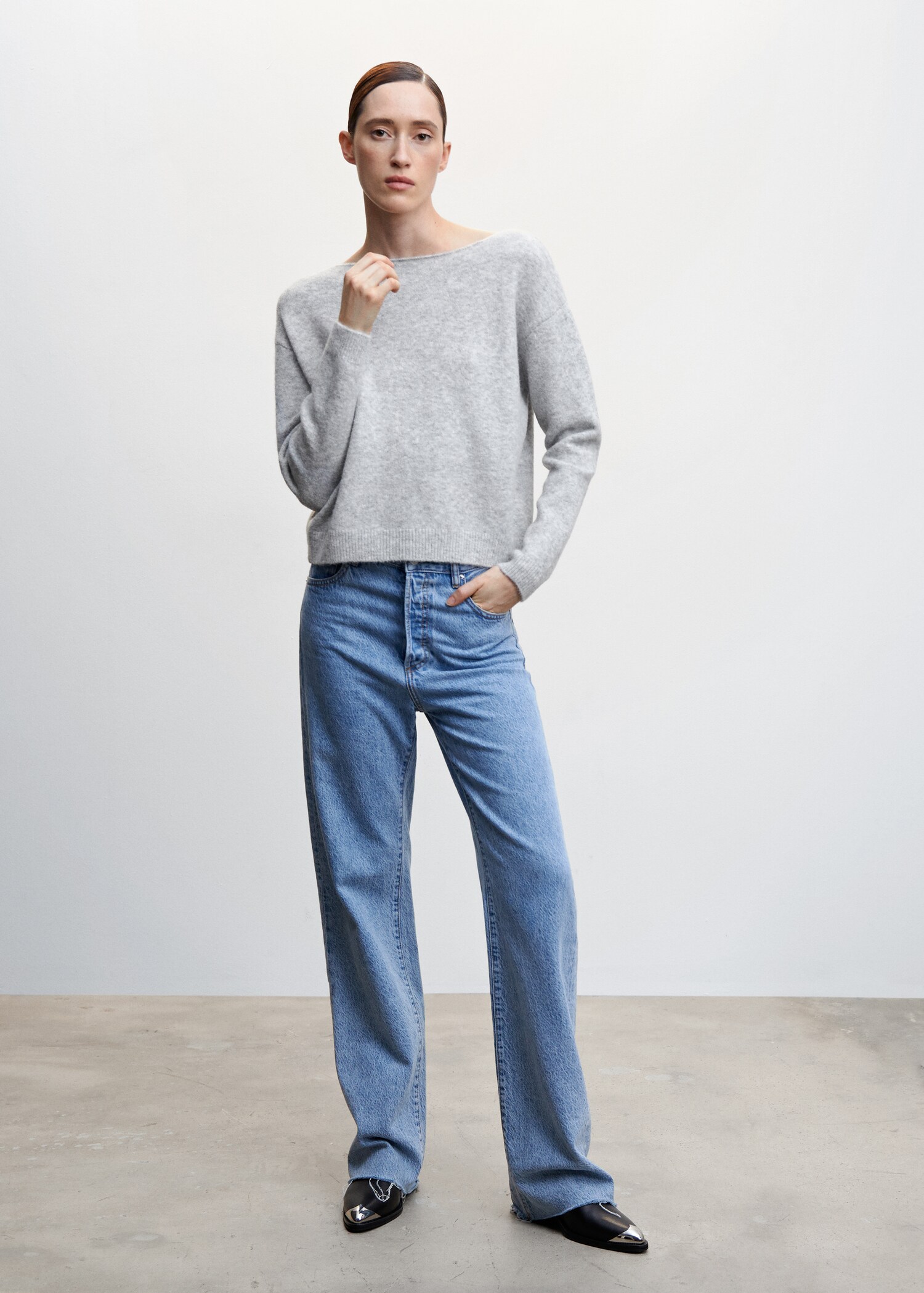 Boat-neck knitted sweater - General plane