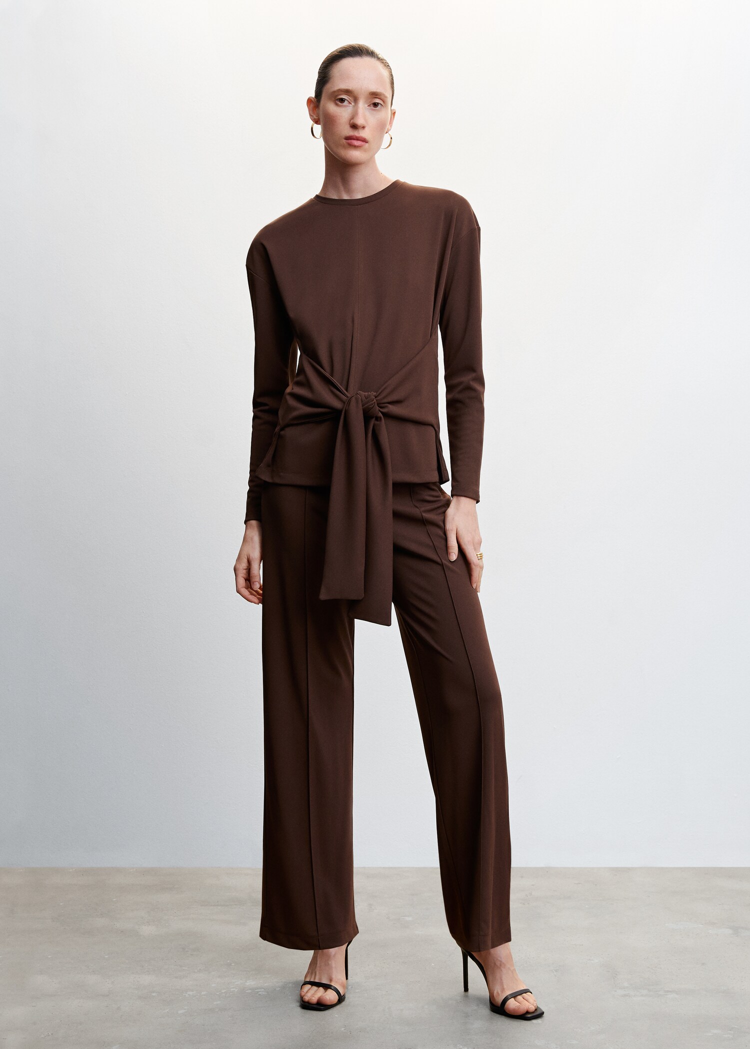 Knotted top - Tampilan Umum