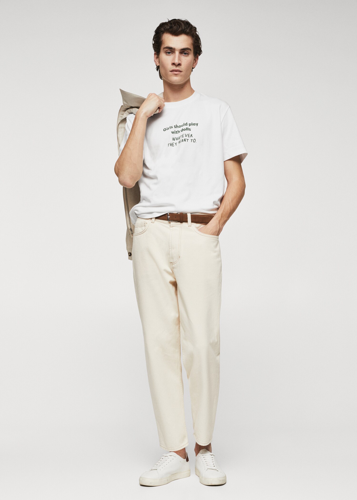Camiseta Día de la Mujer / MAN - Plano general
