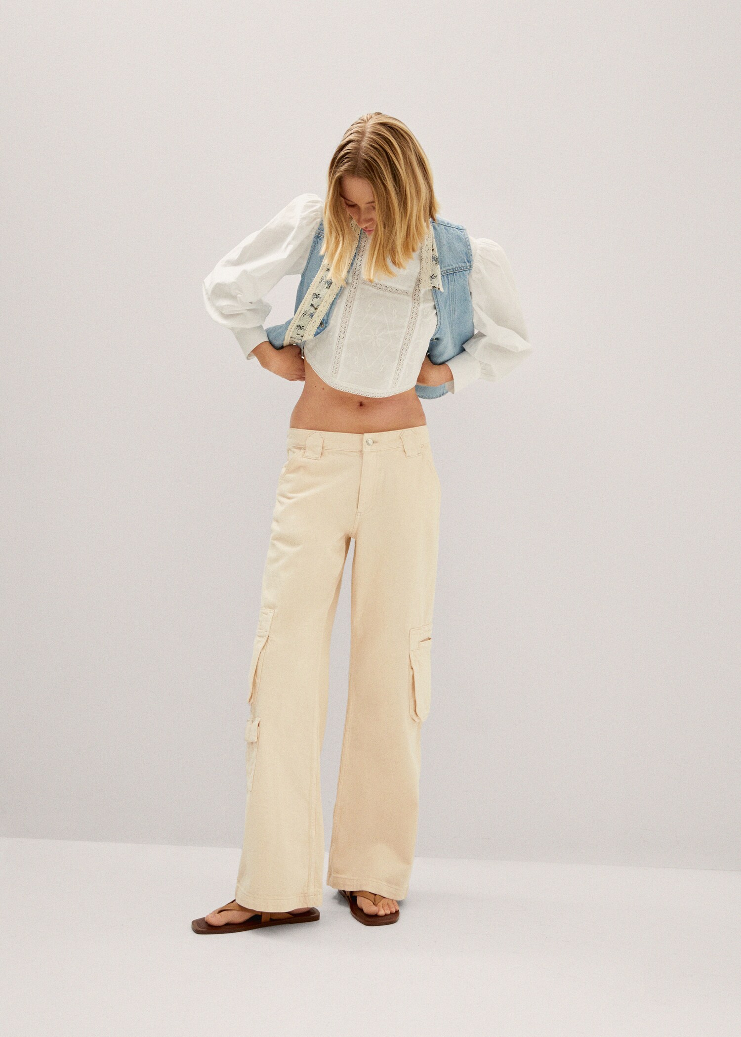Blouse brodée manches bouffantes - Plan général