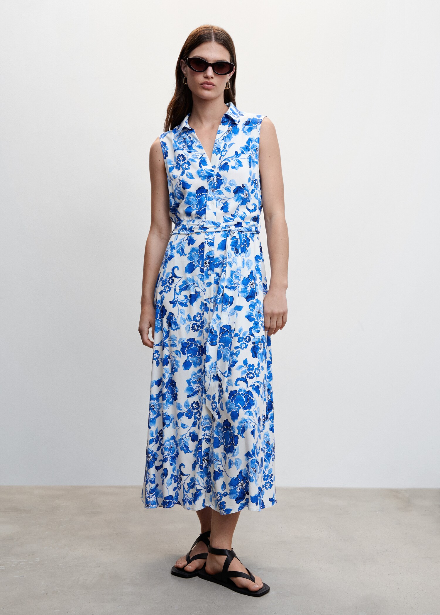 Vestido camisero floral - Plano general
