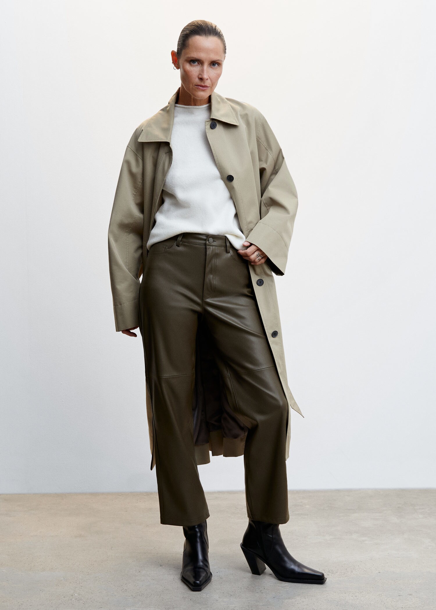 Leather-effect straight trousers - General plane