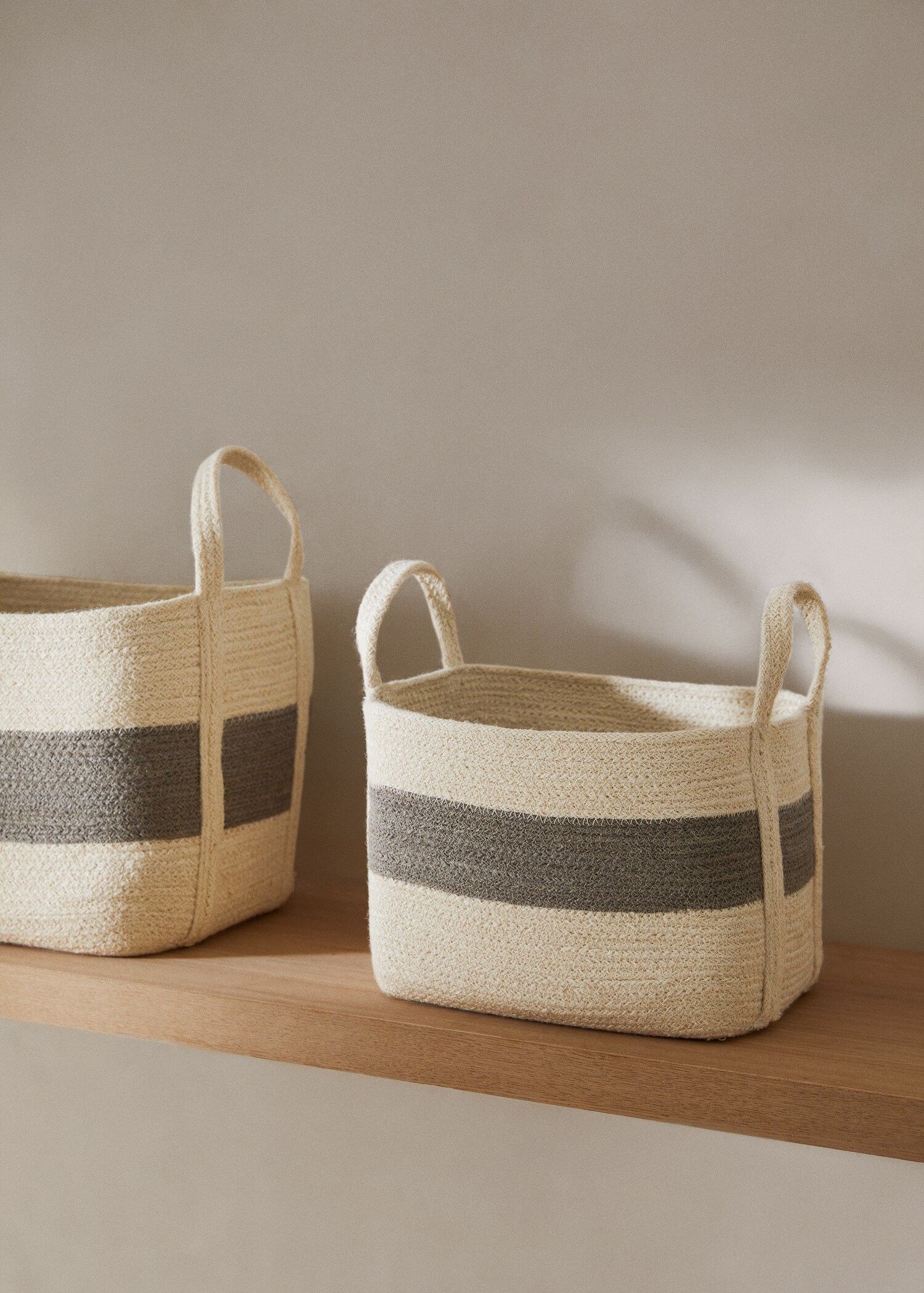 Jute basket with handles 30x22cm - General plane