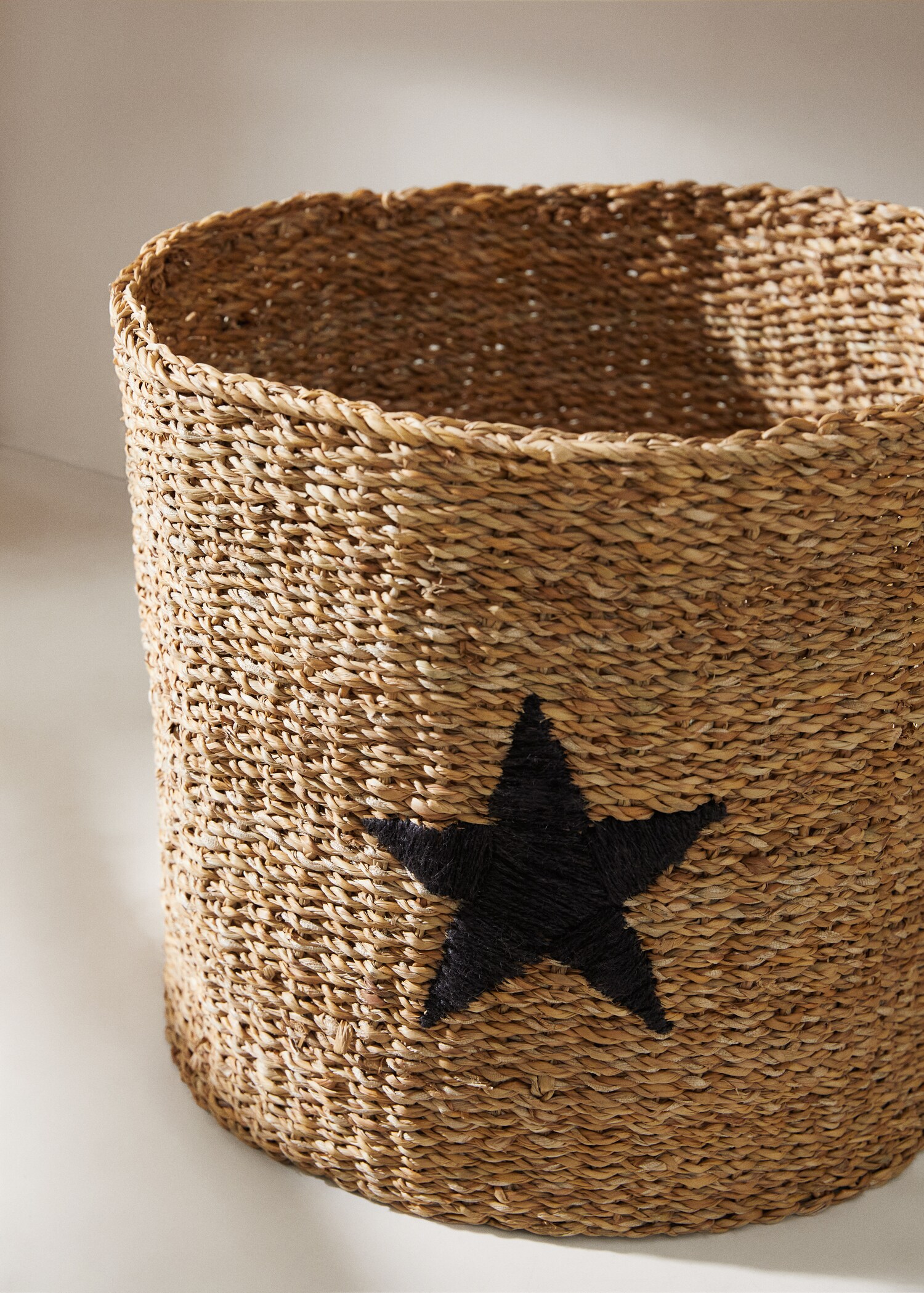 Star natural fibre basket 16cm - General plane