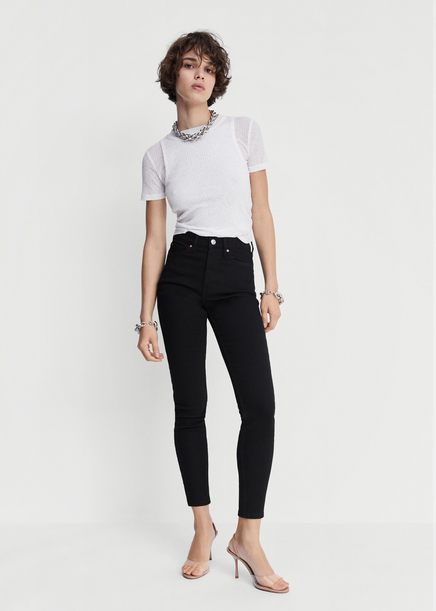 Jeans skinny tiro alto  - Plano general