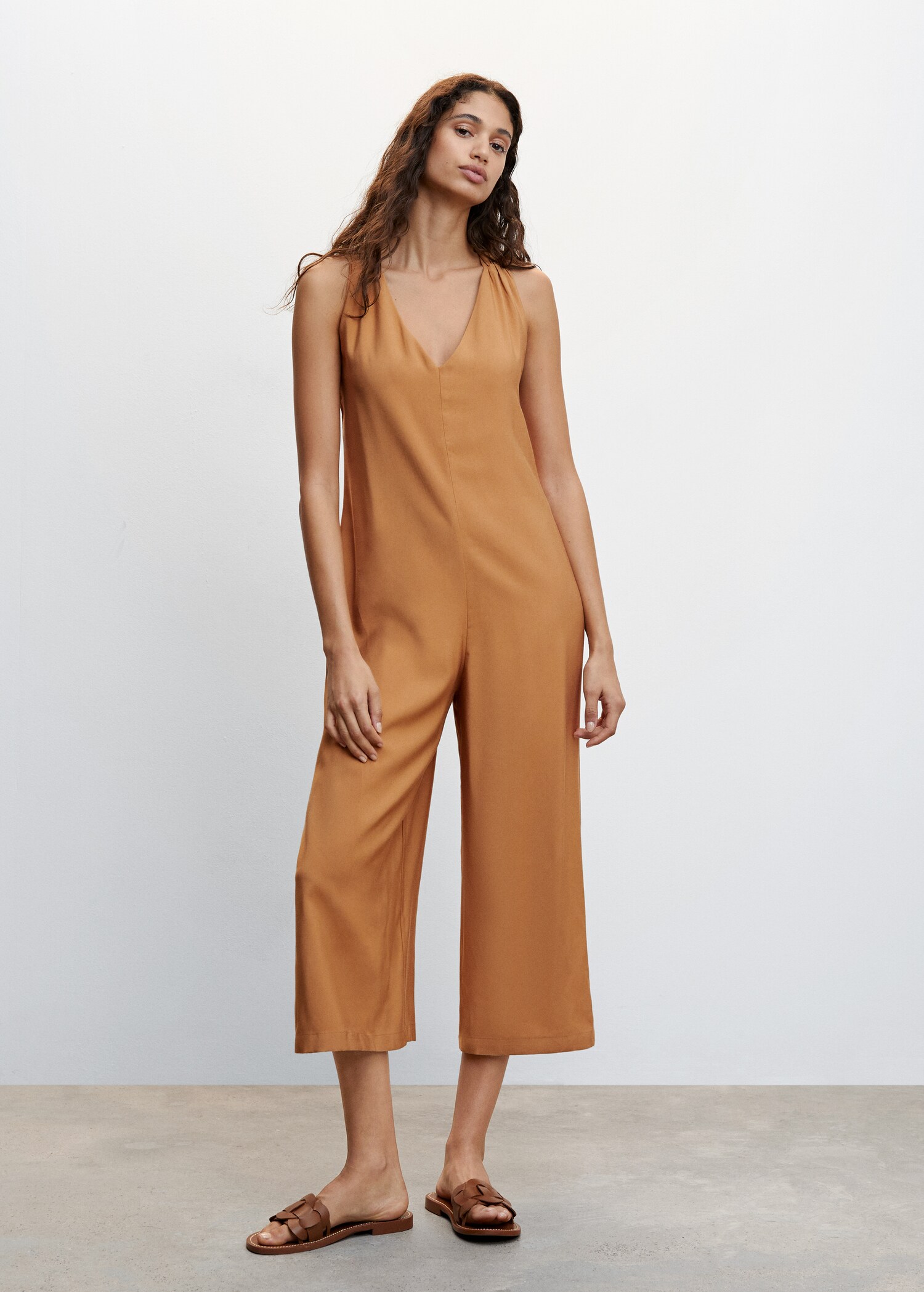 Jumpsuit met gekruiste rug - Overzichtstekening