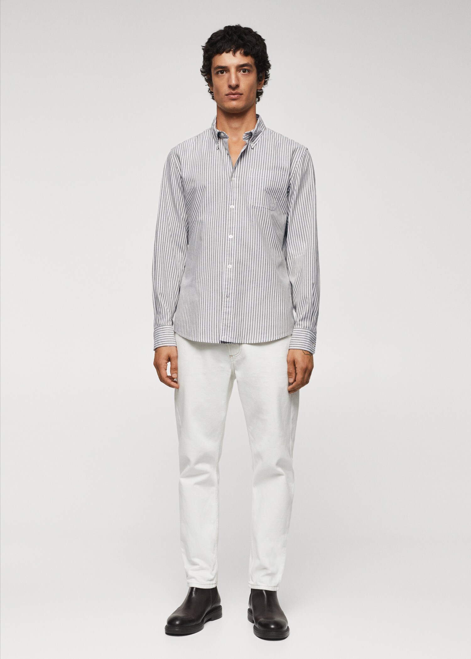Camisa regular fit de algodão às riscas - Plano geral