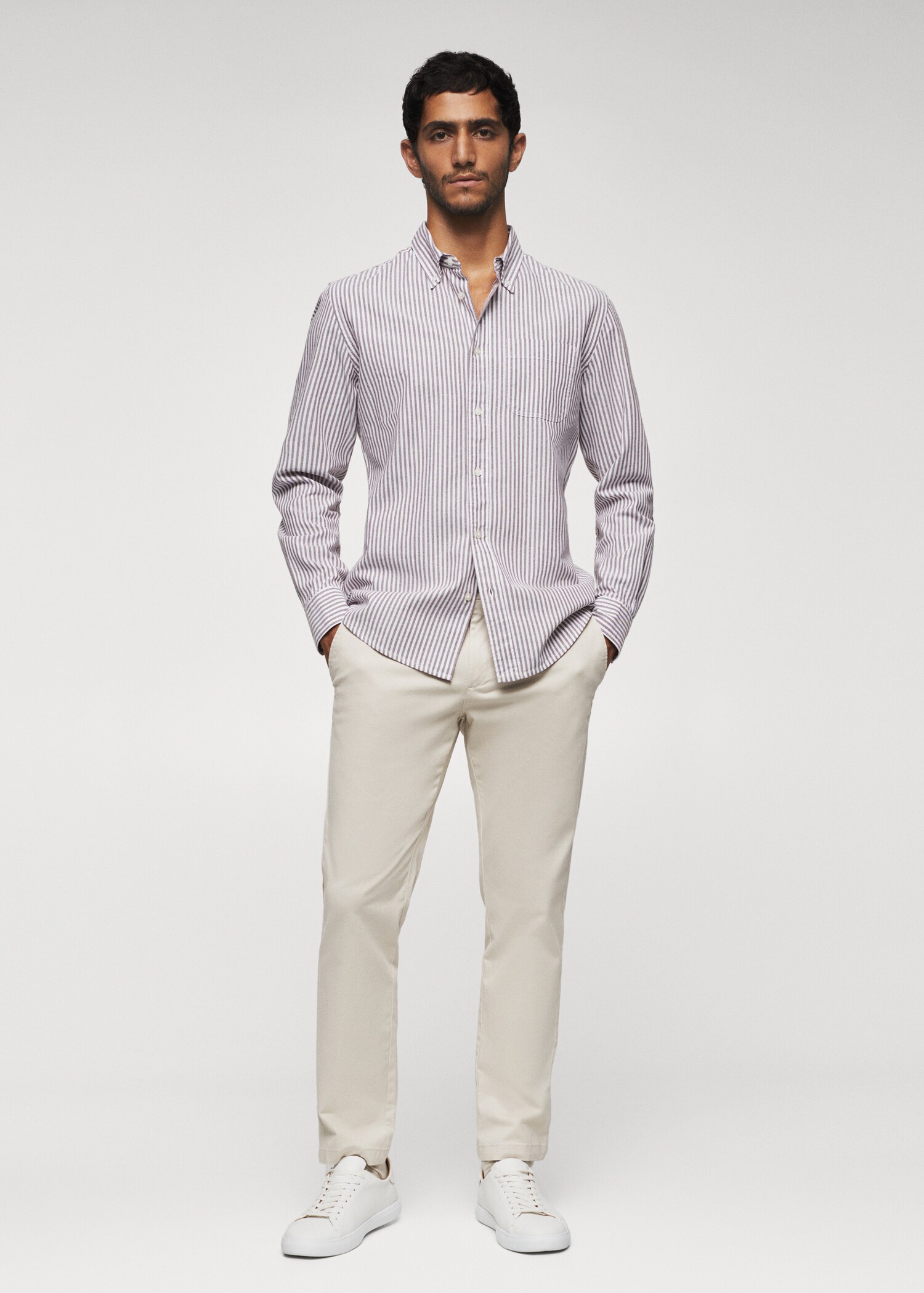 Camisa regular fit de algodão às riscas - Plano geral